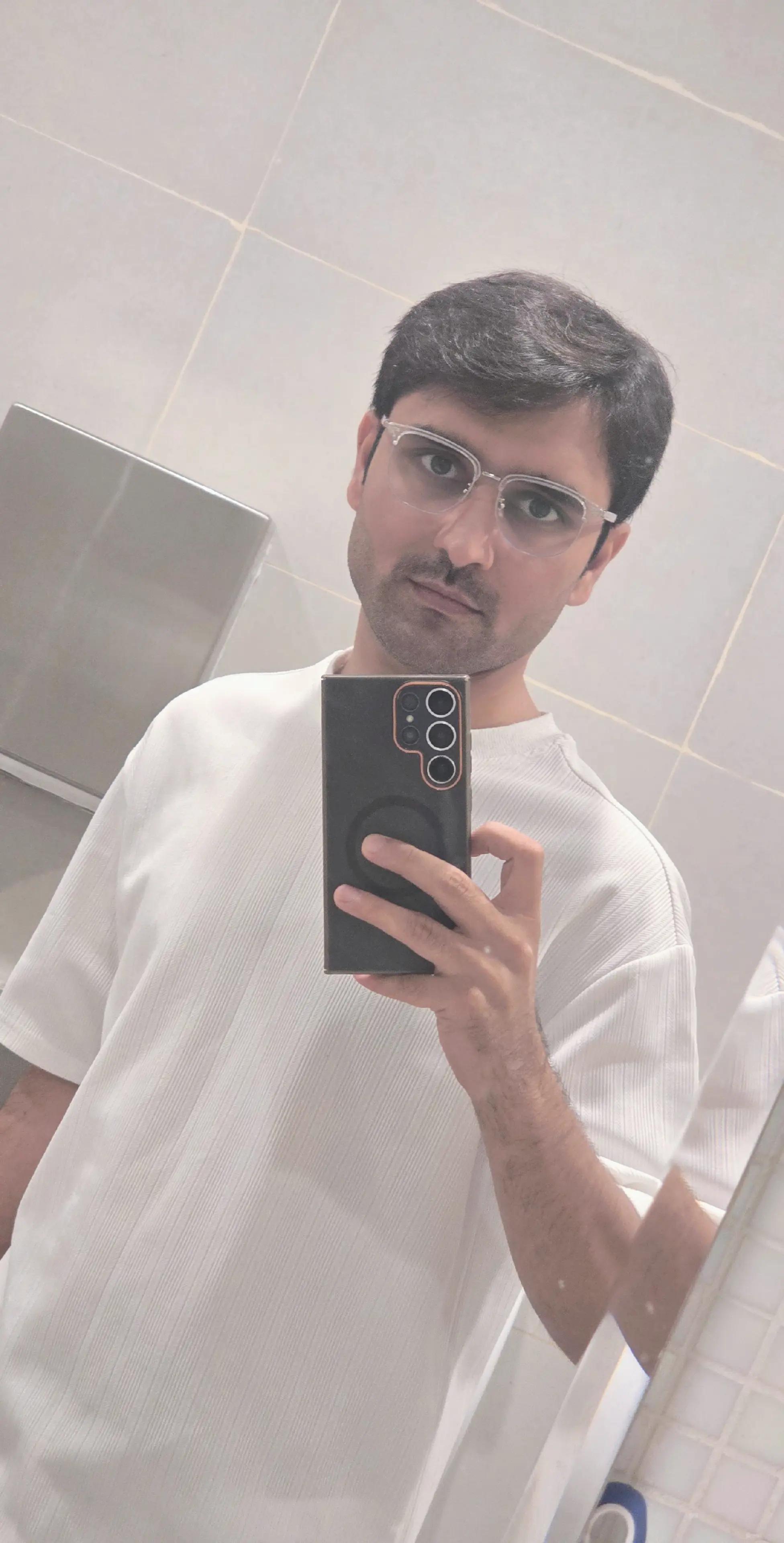 @𝒀. 𝒜𝒽𝓂𝒶𝒹