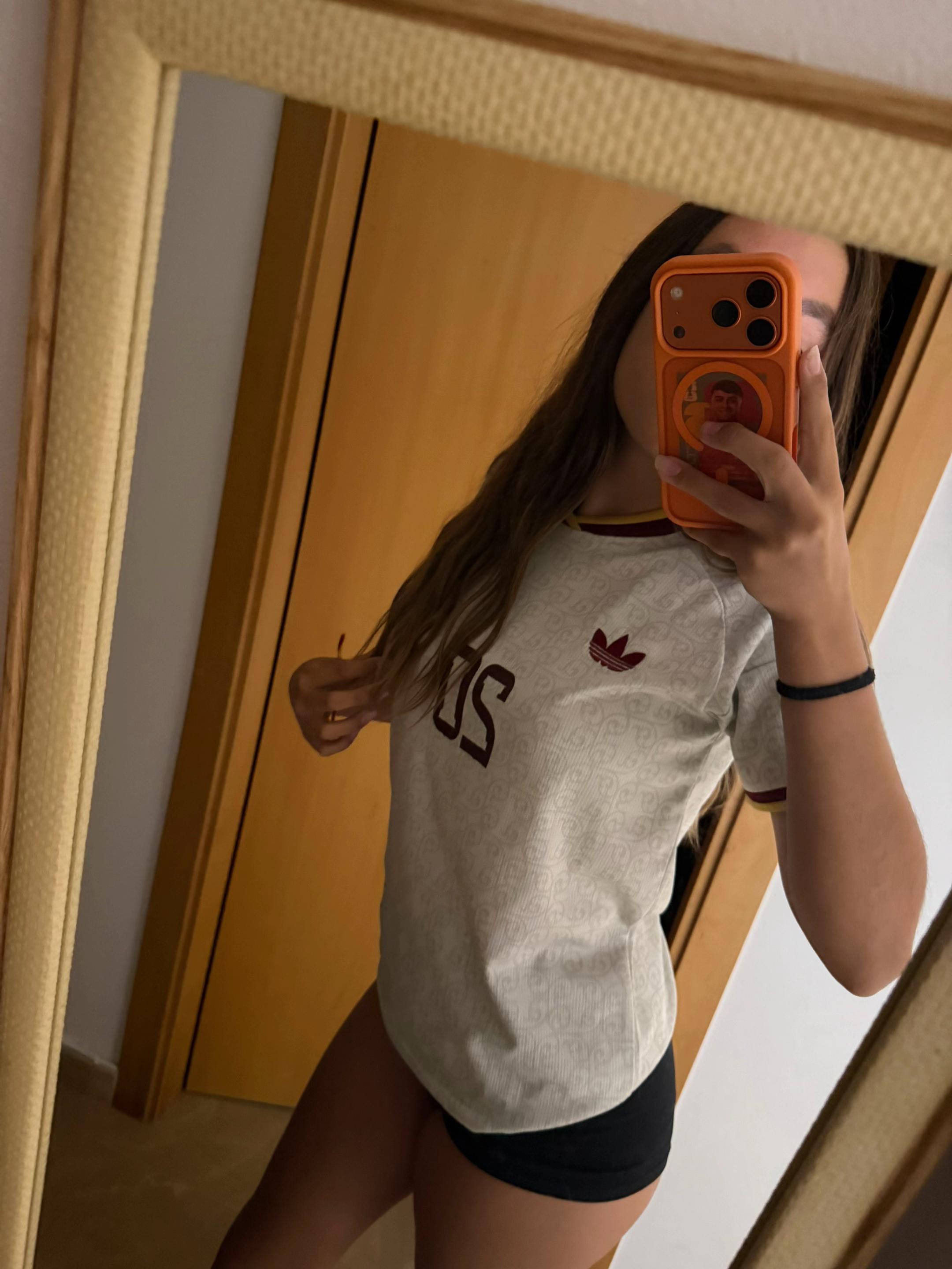 @Nikiii💙