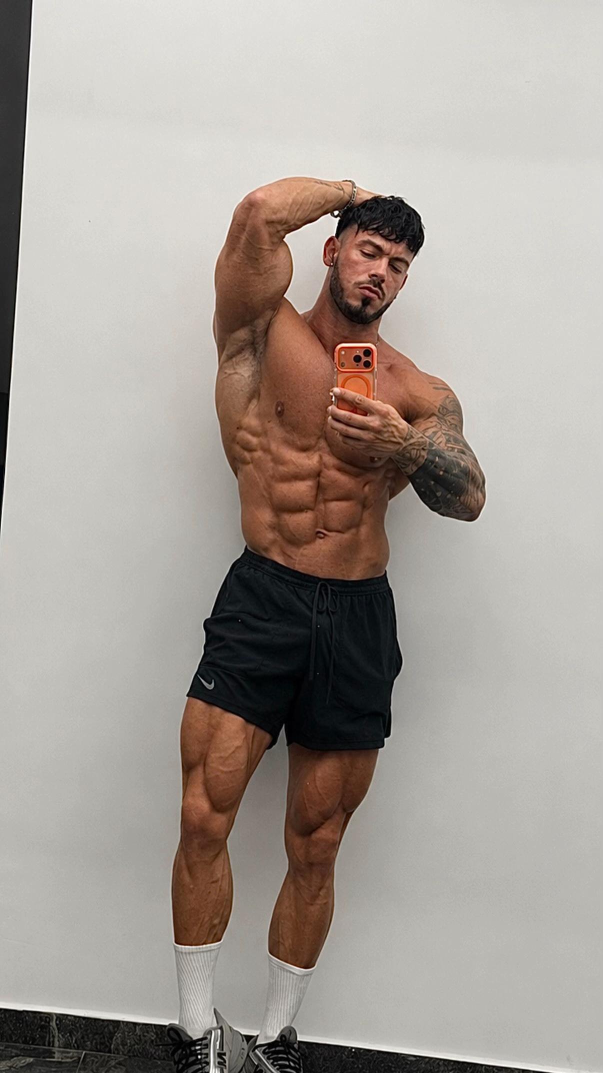 @Georgearvat_