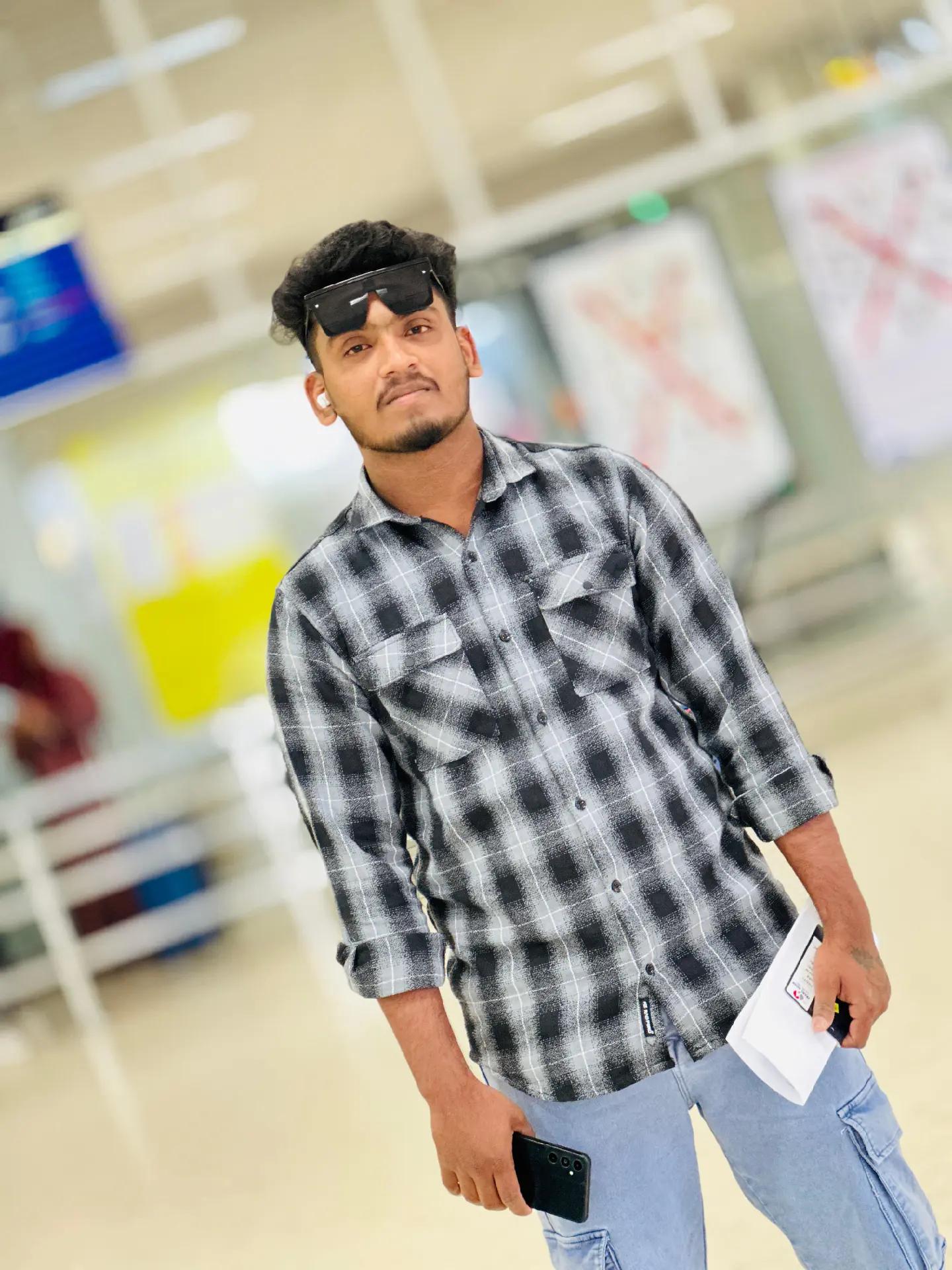 @𝗠𝗥&bull; 𝗠𝗶𝘁𝗵𝘂𝗻 ,