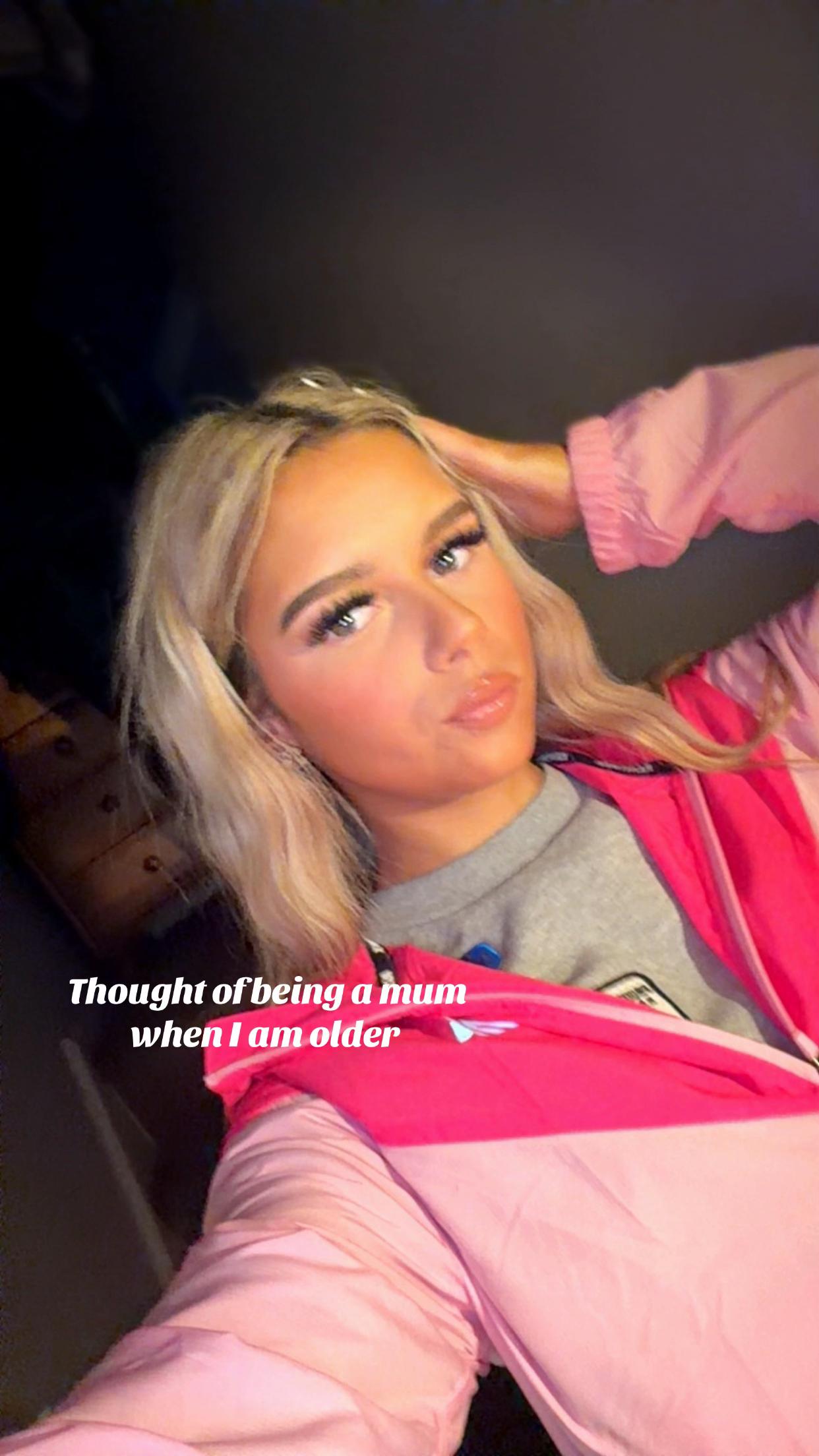 @𝐄𝐦𝐢𝐥𝐲 🤍