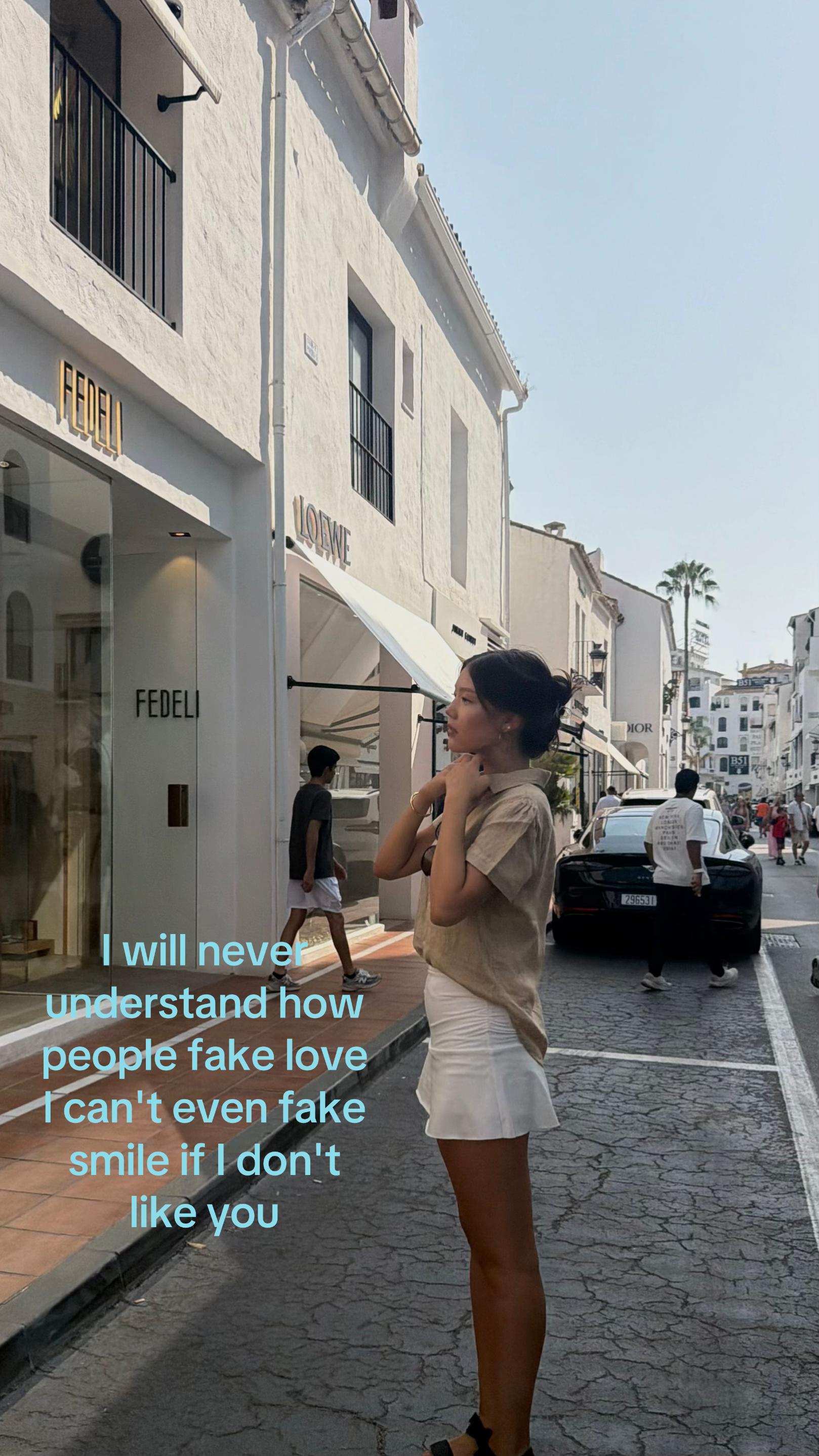 @Aneliya Swaan🦢
