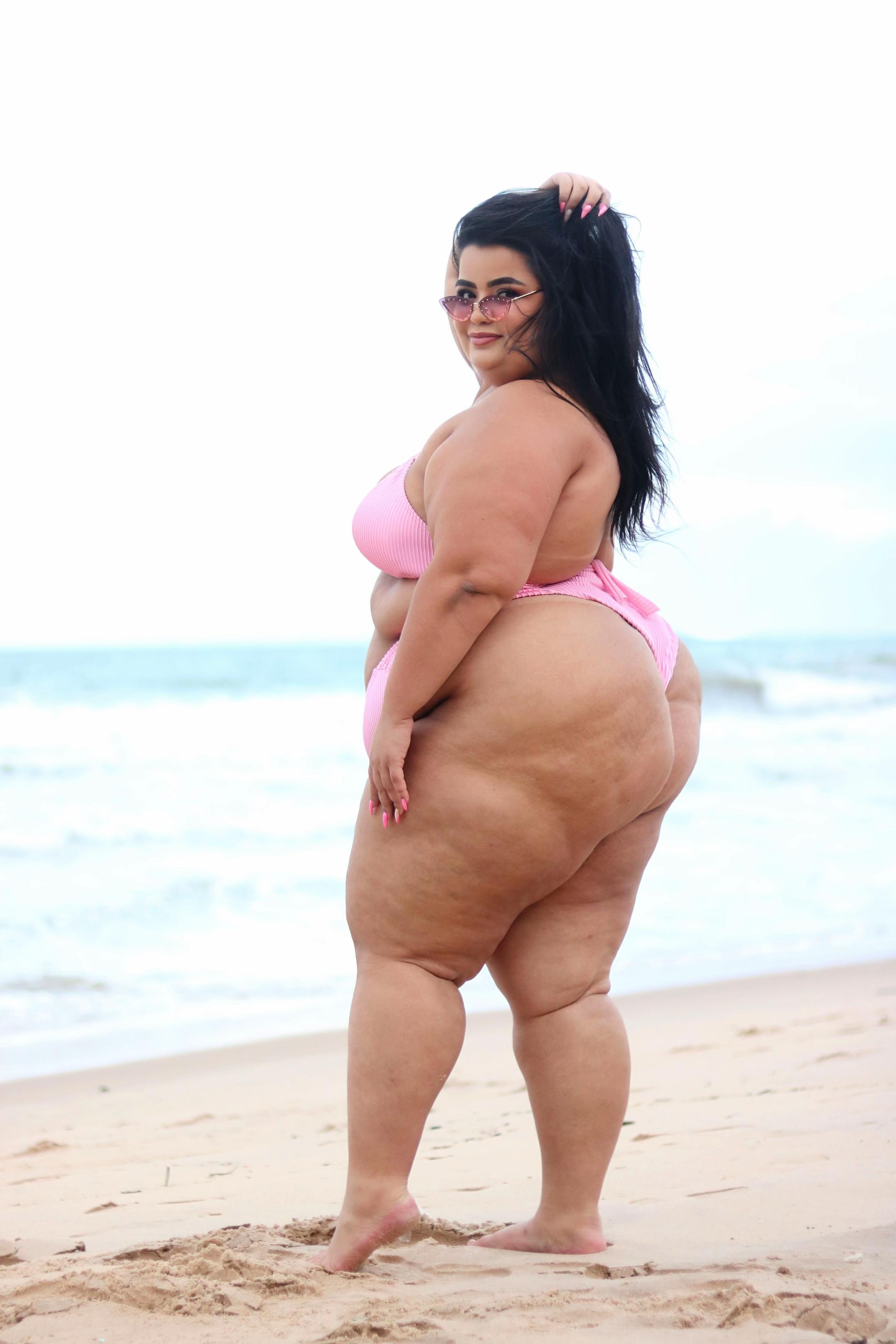 @Juliane Dias Plus size