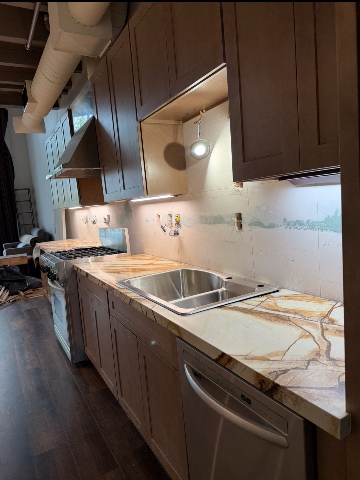 @Custom Granite Inc