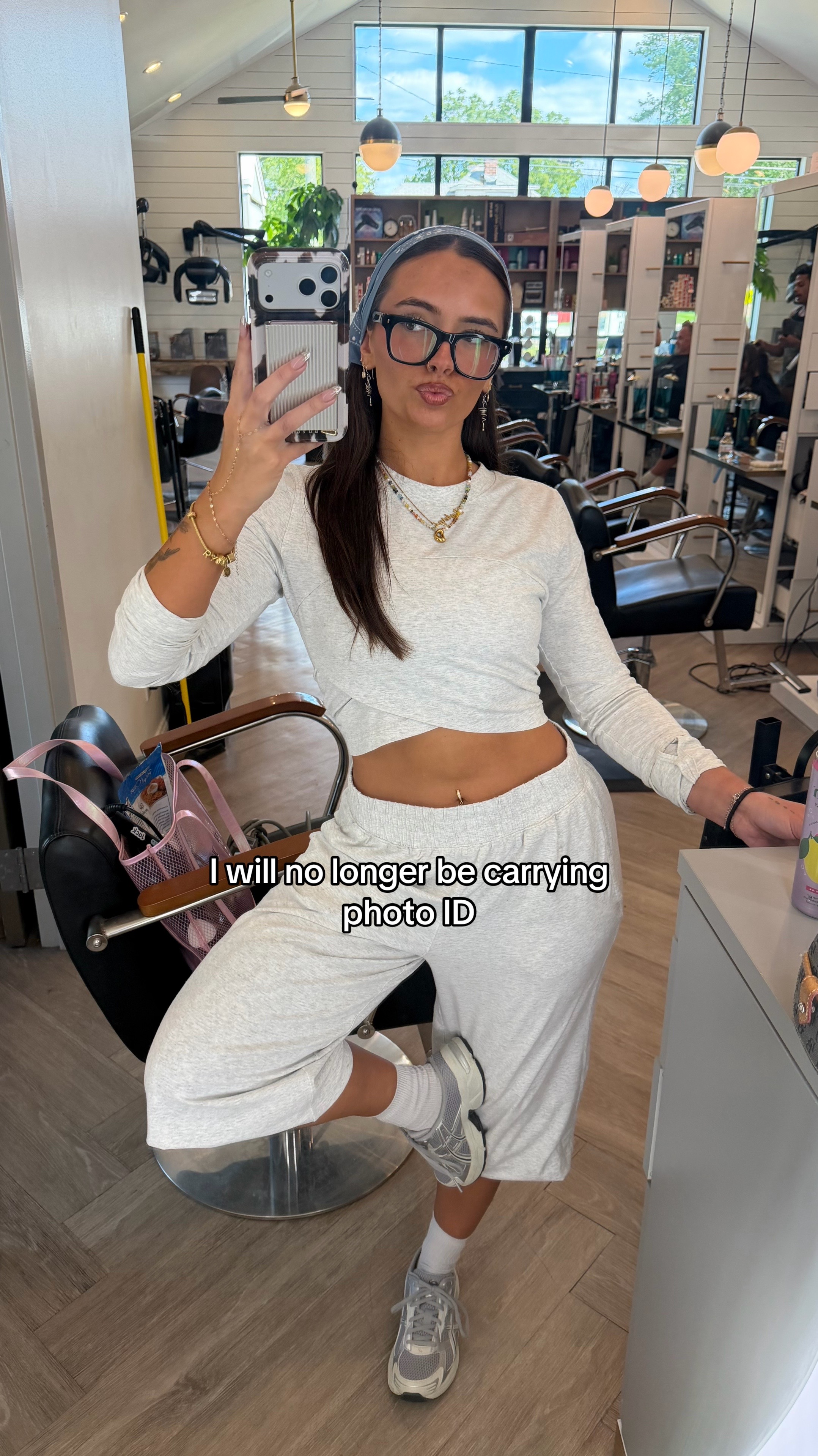 @Ry โ
| IN Hairstylist