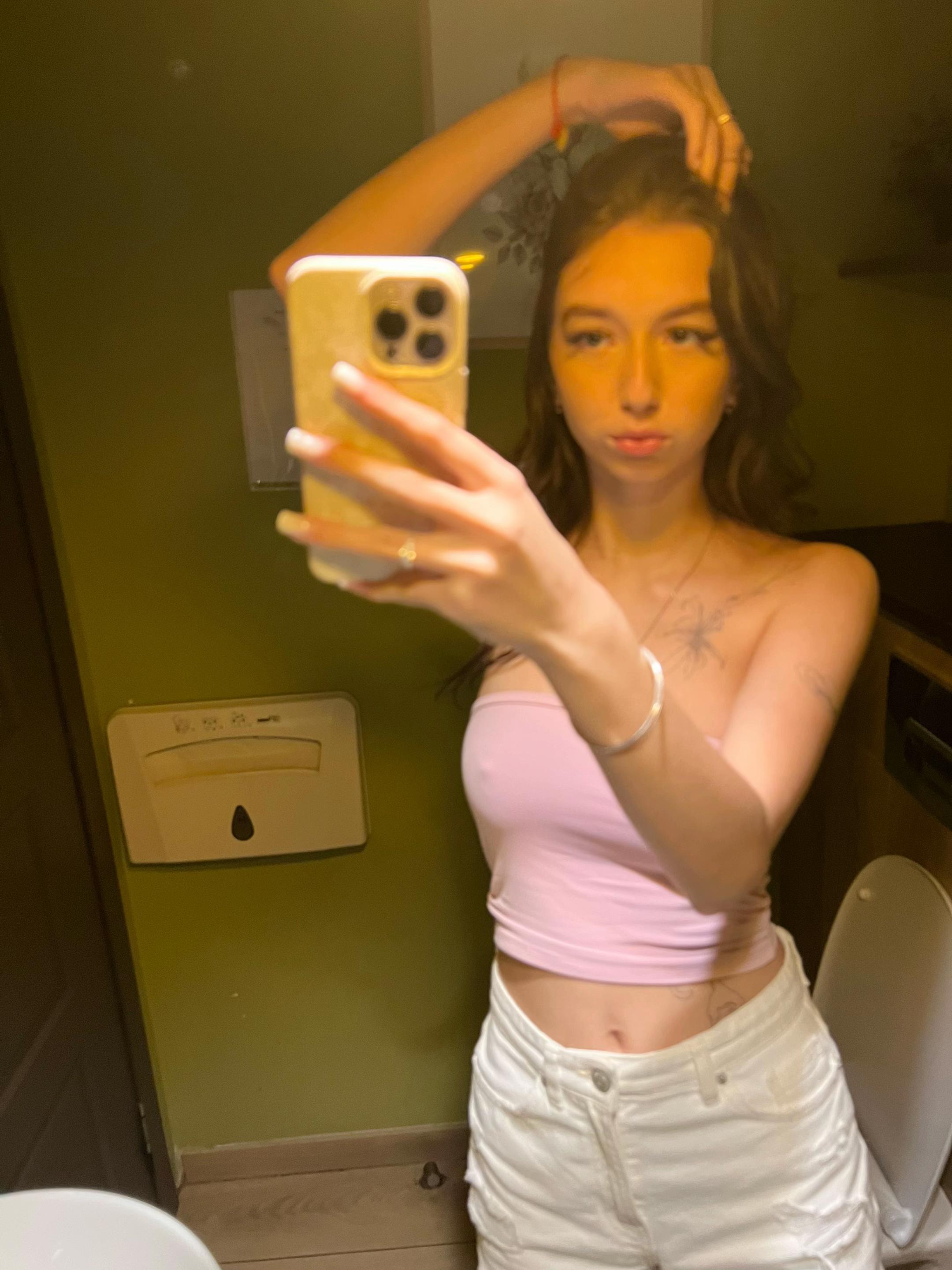 @Lizwft