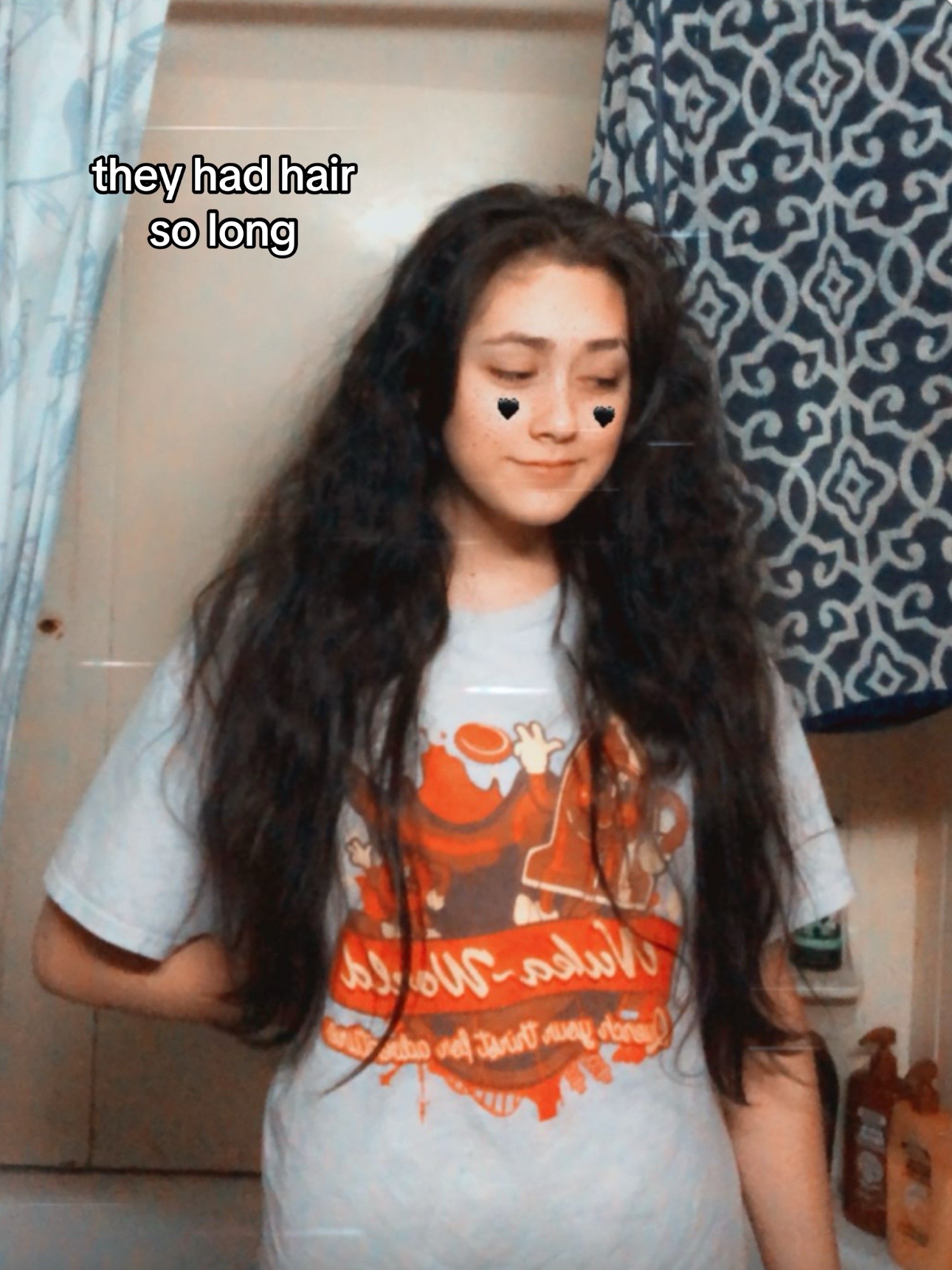 @Ani 🐛🍎