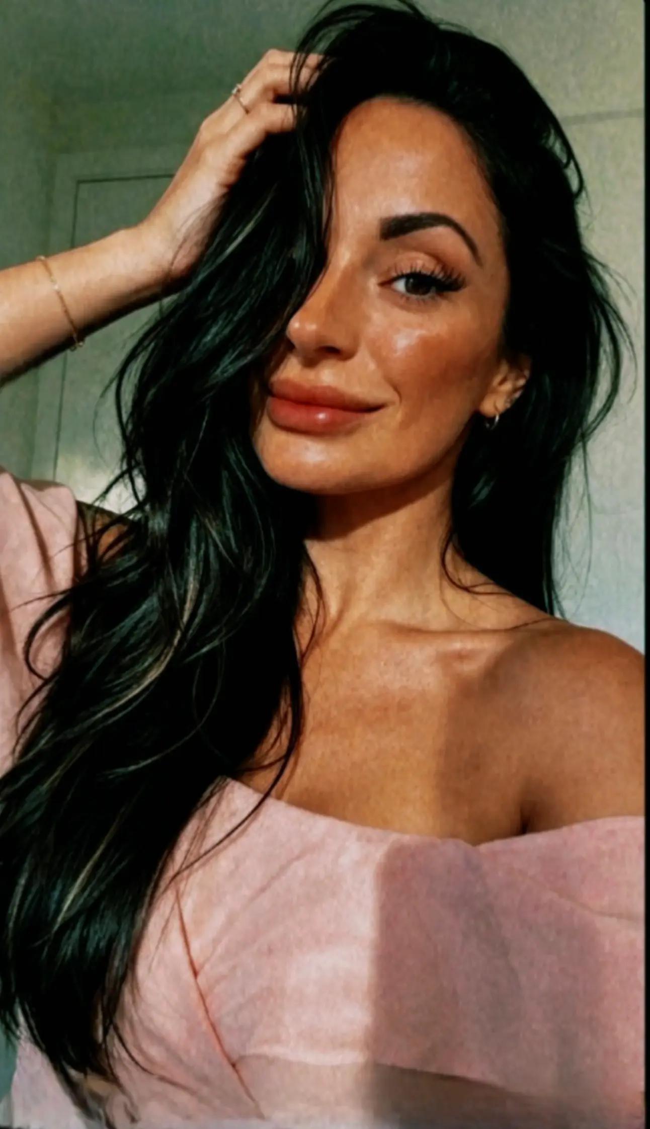 @Laura🖤