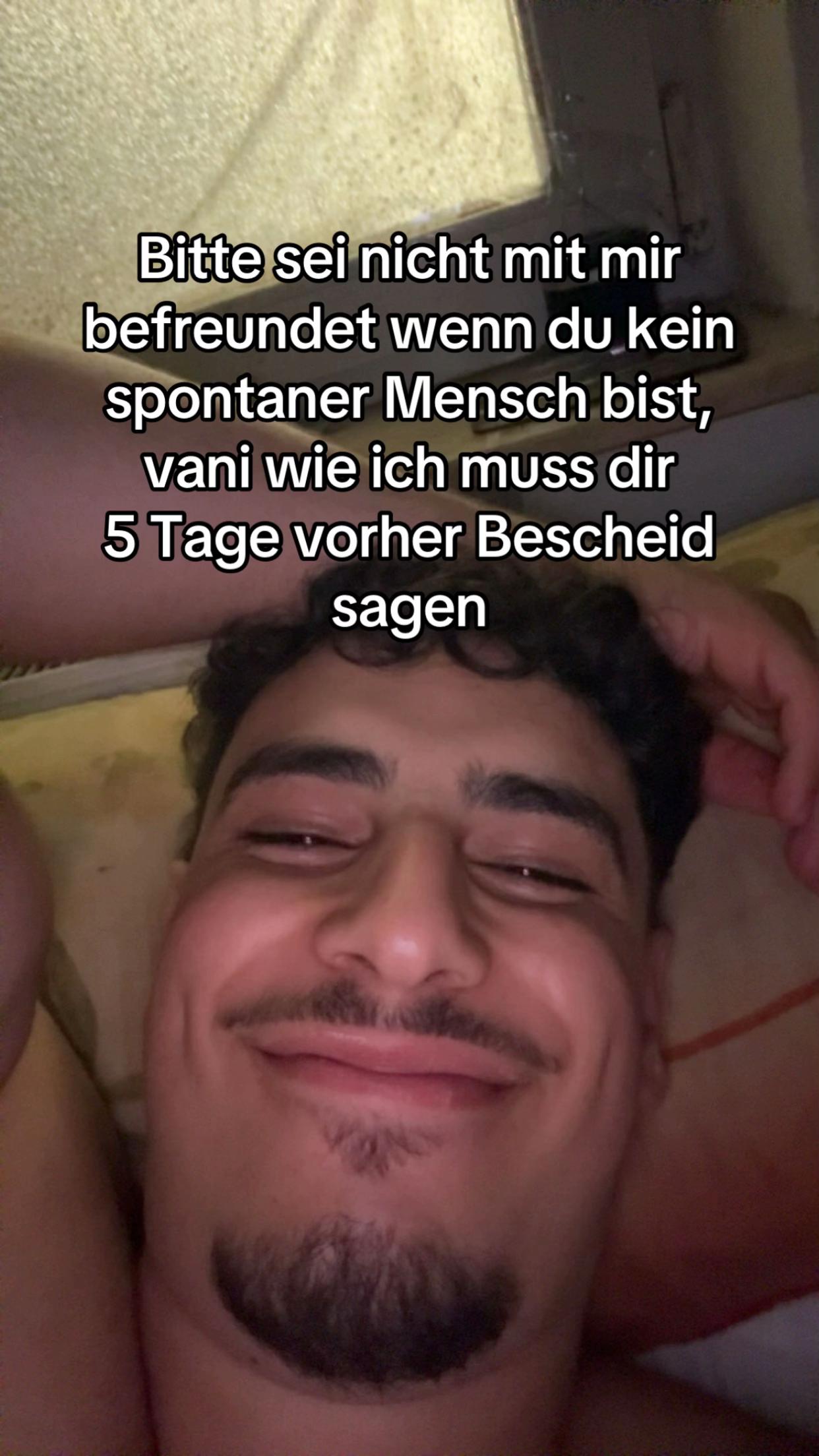 @(MO)
