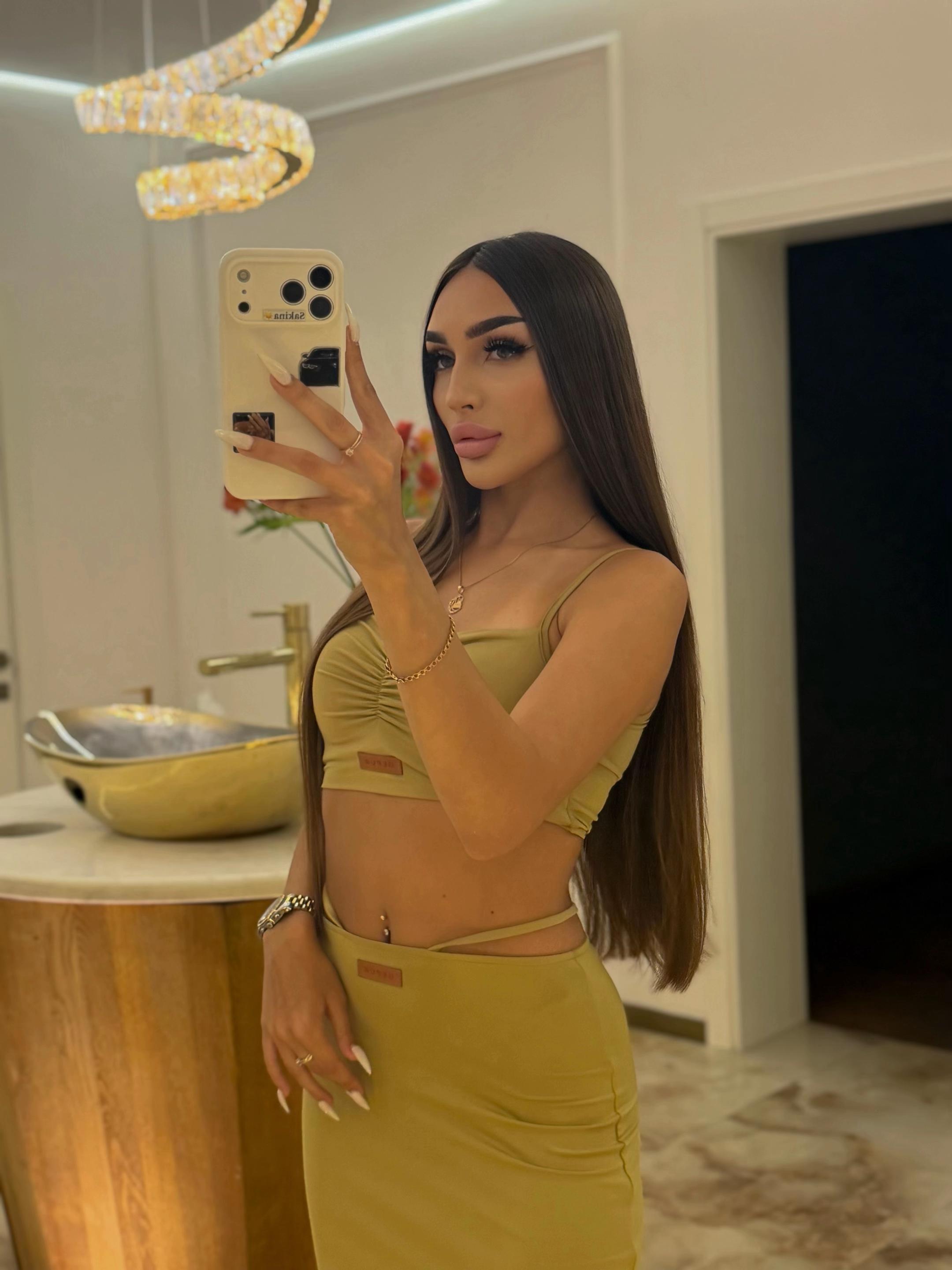 @𝐒𝐚𝐤𝐢𝐧𝐚🌺