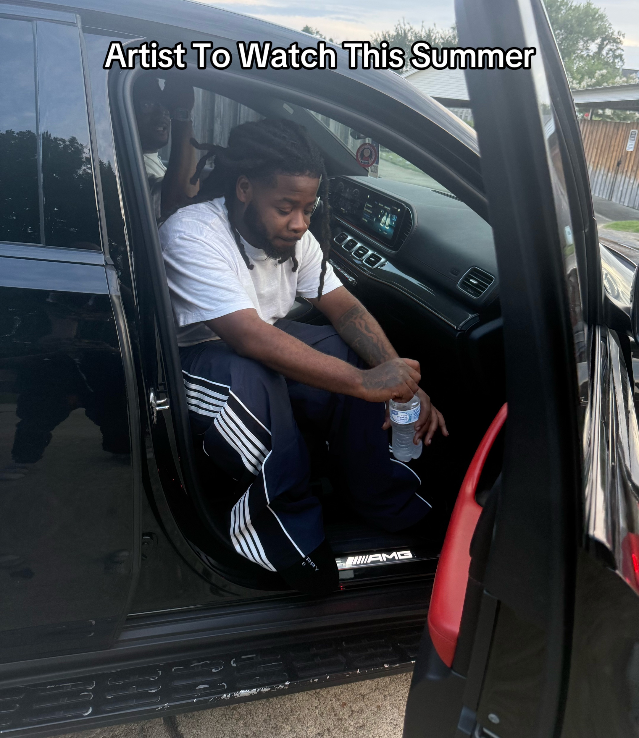 @???