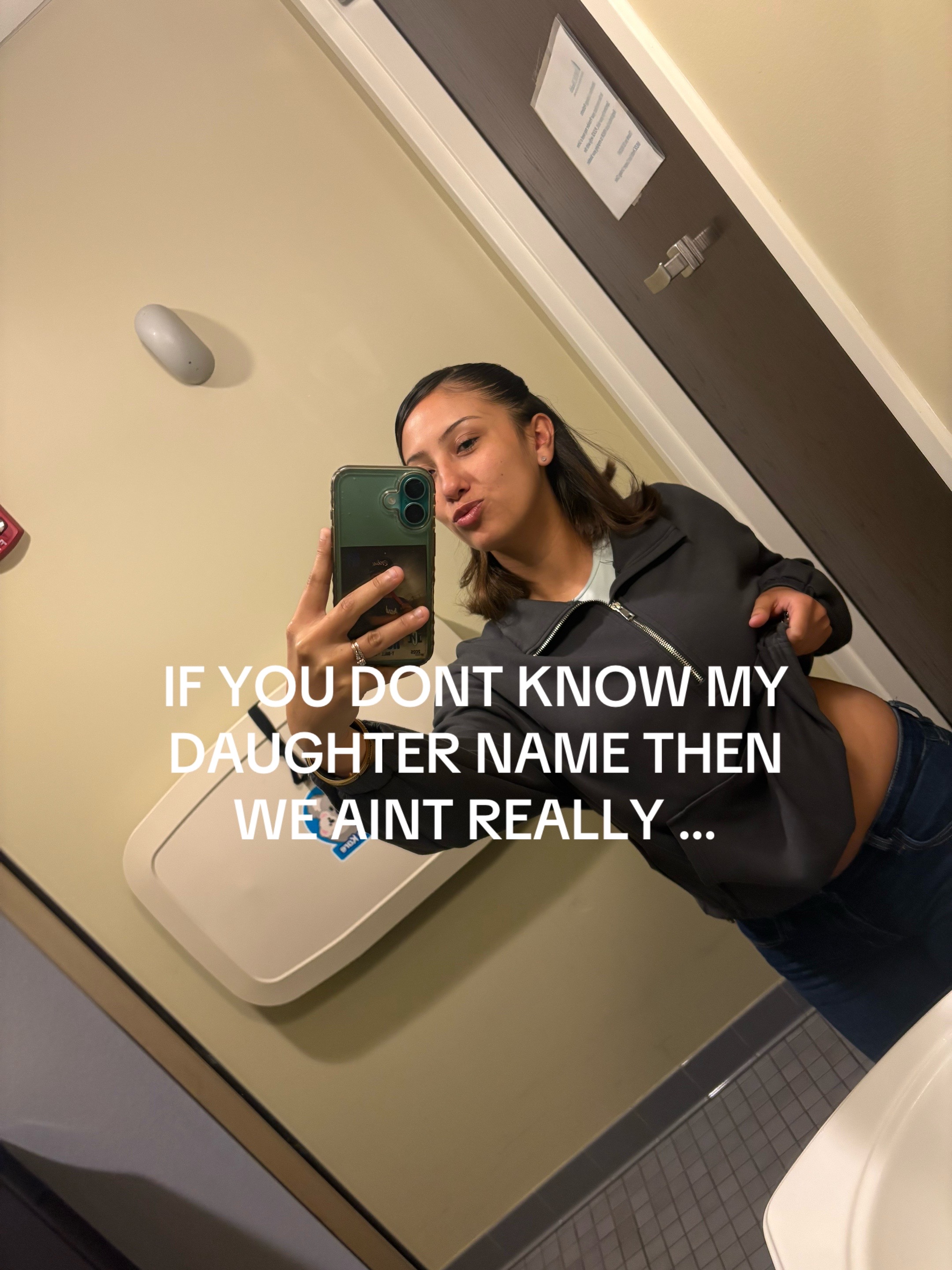 @𝓙𝓪𝔂𝓵𝓮𝓮♛