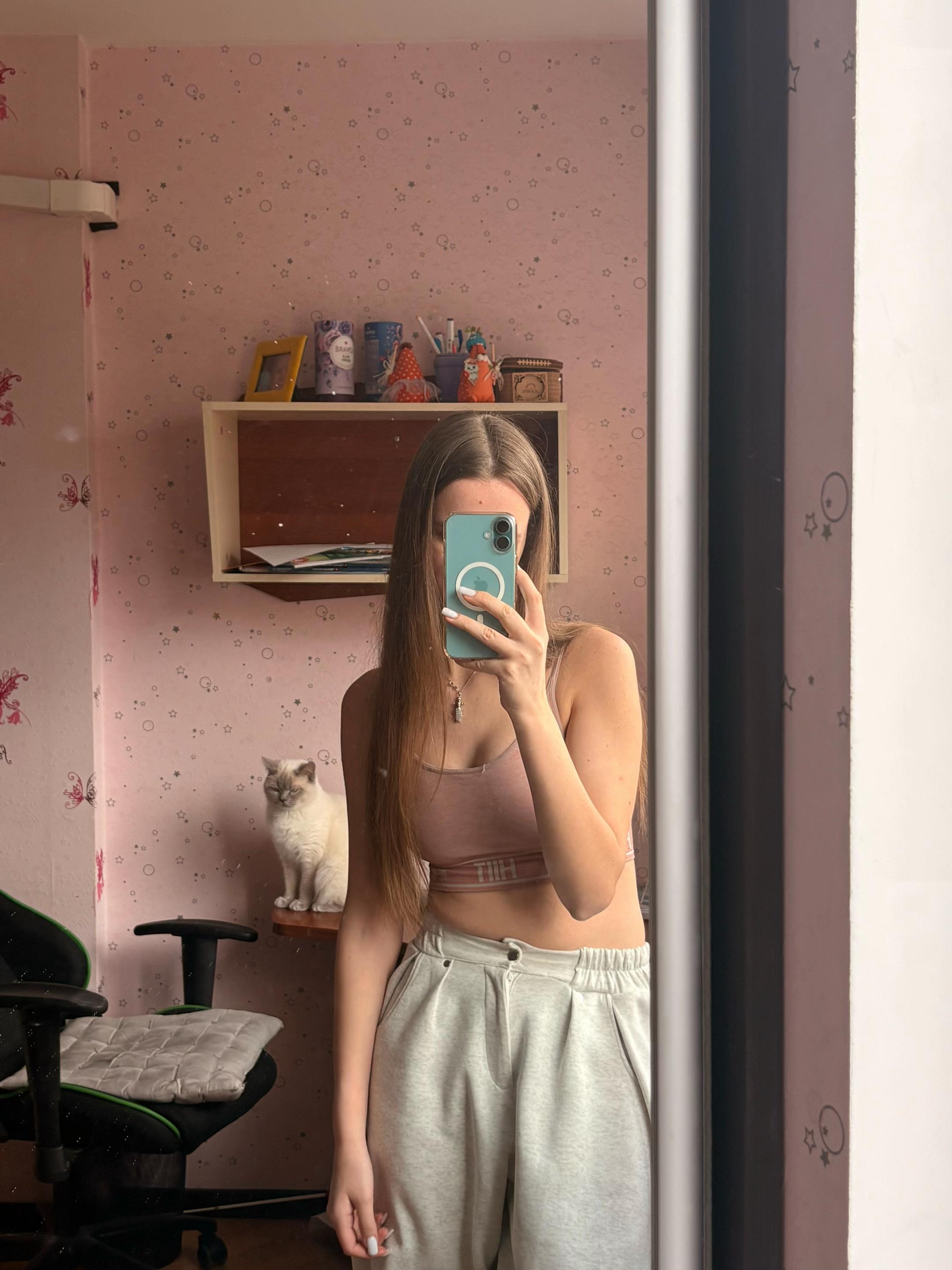 @Polina🫅model
