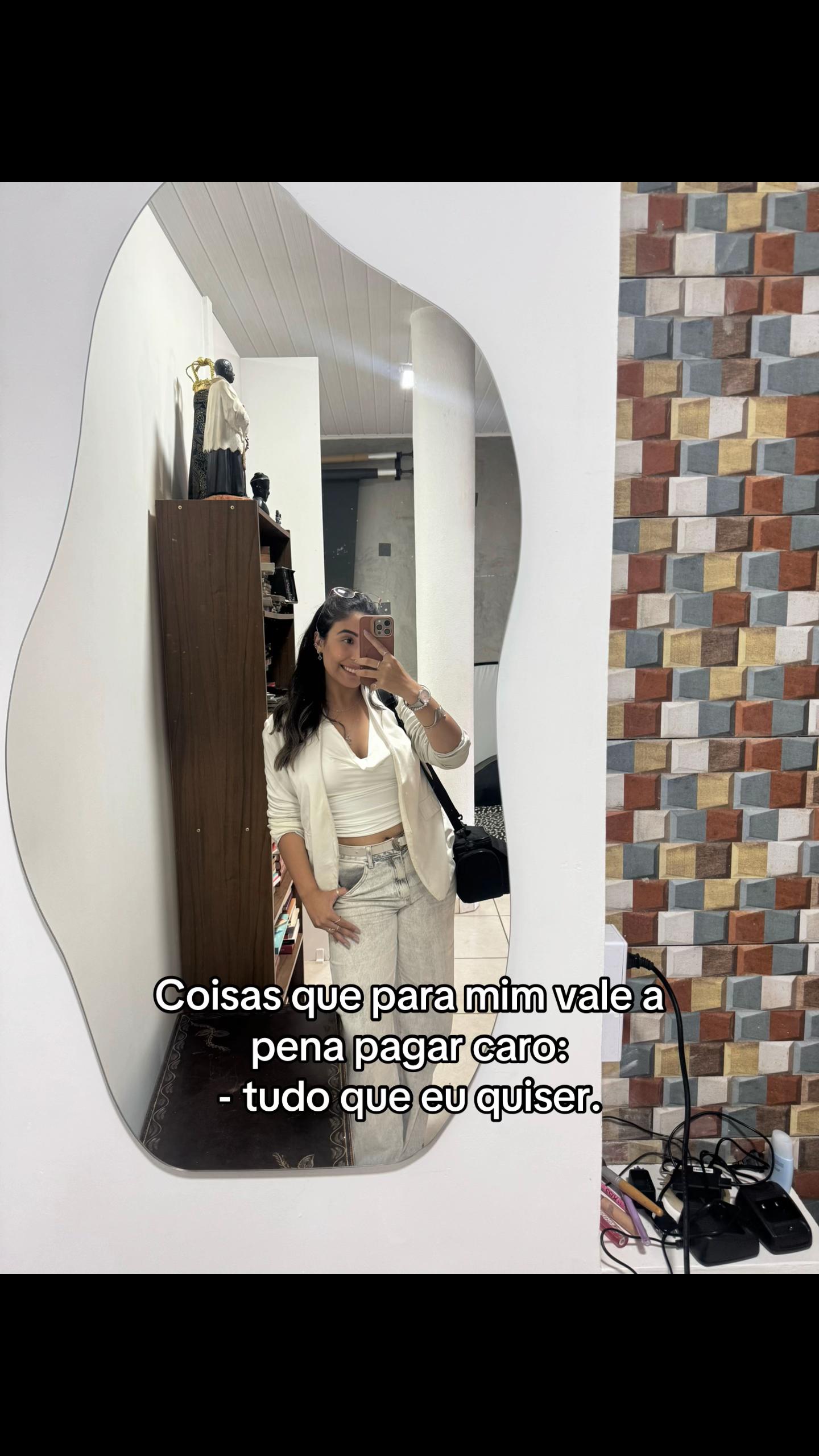 @Livia Fernandes