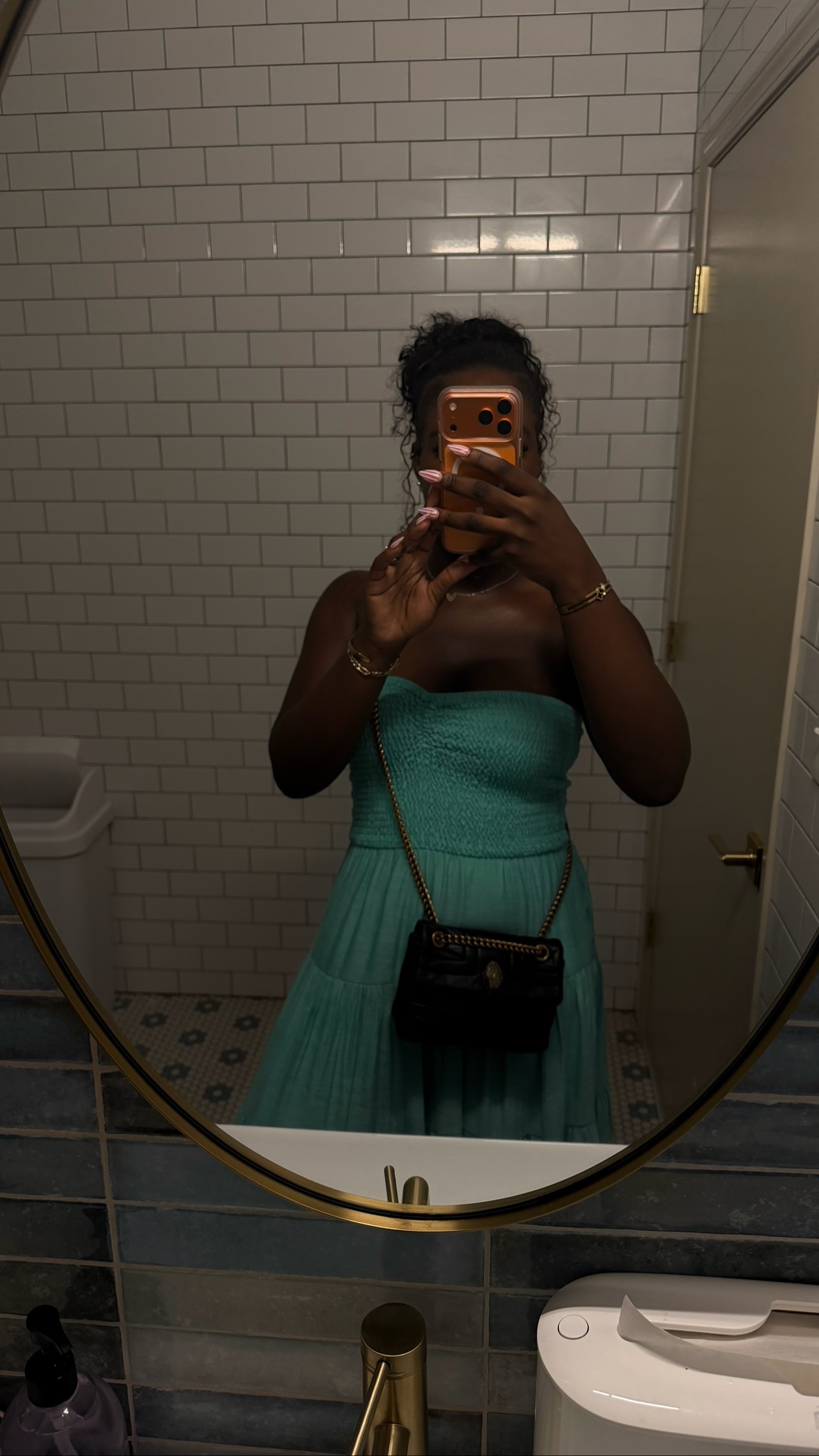 @niasmuse_