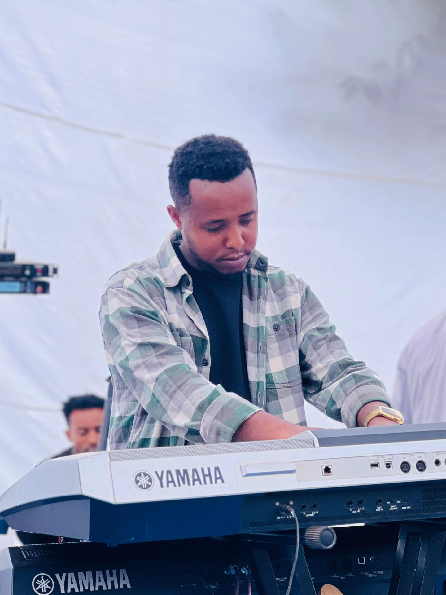 @Eyasu fikre (Josh)🎹🎸🇪🇹