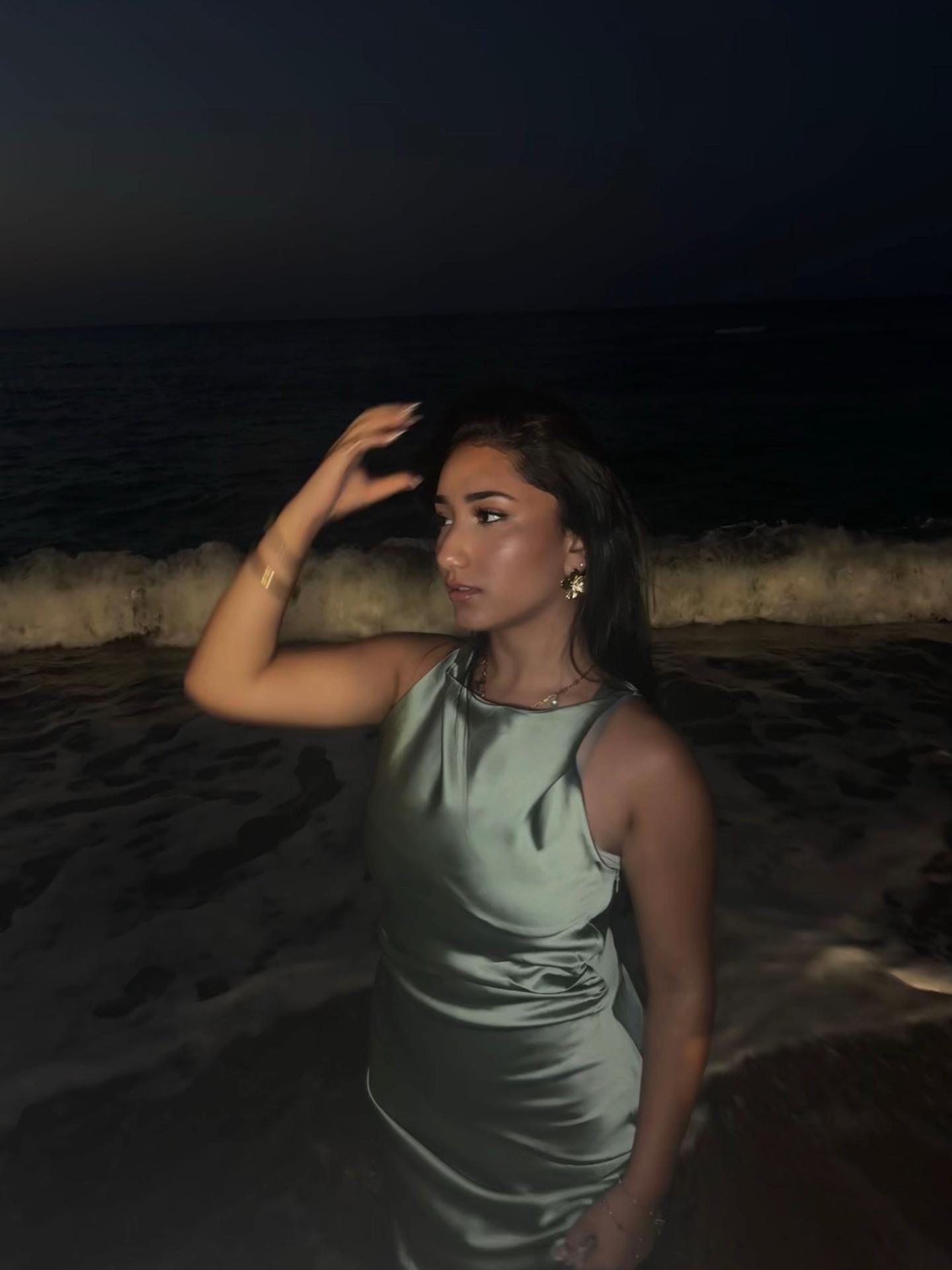 @روزين
