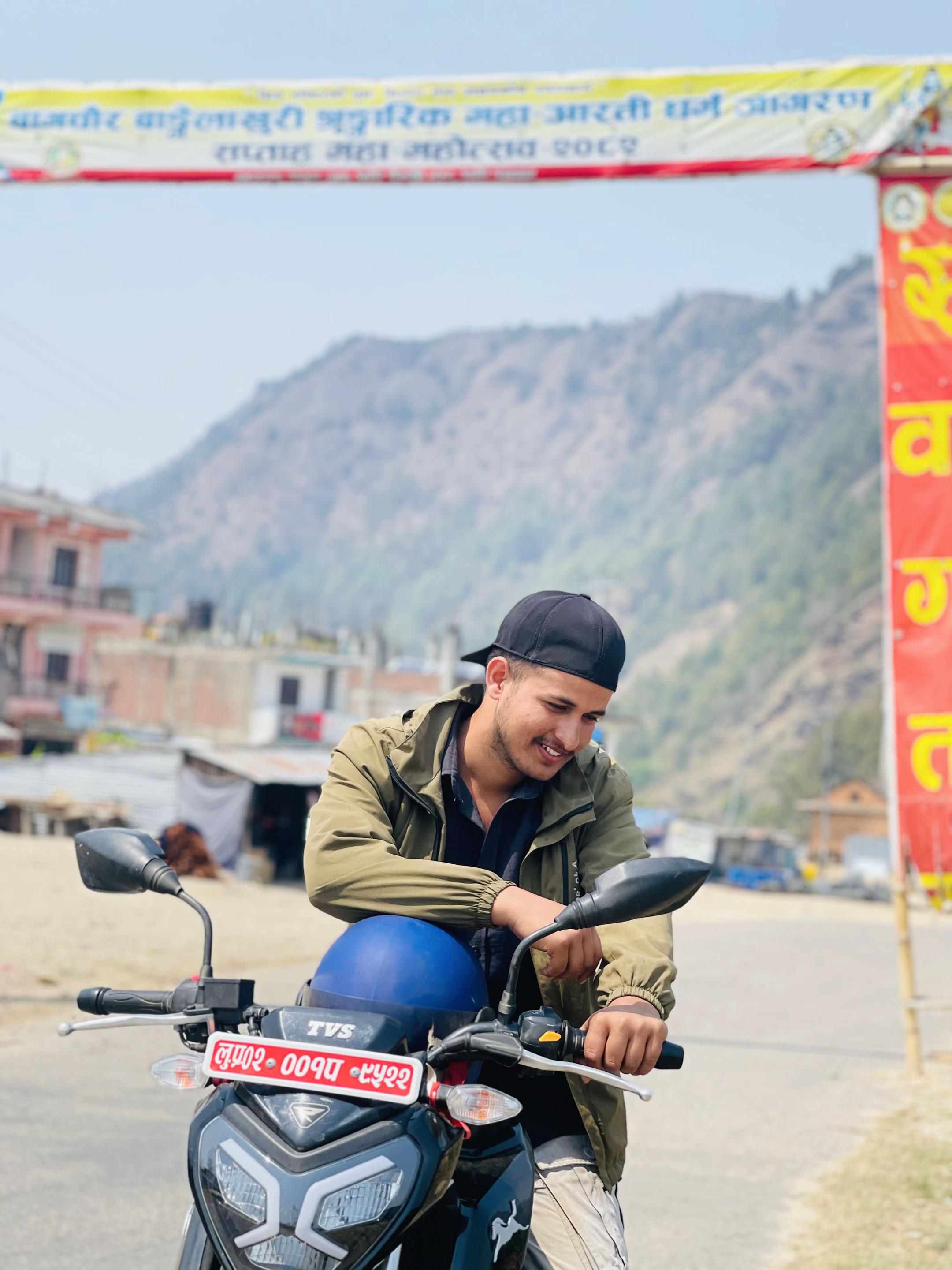 @उmeश mailo xettri 👨&zwj;🍳🏋️🎸