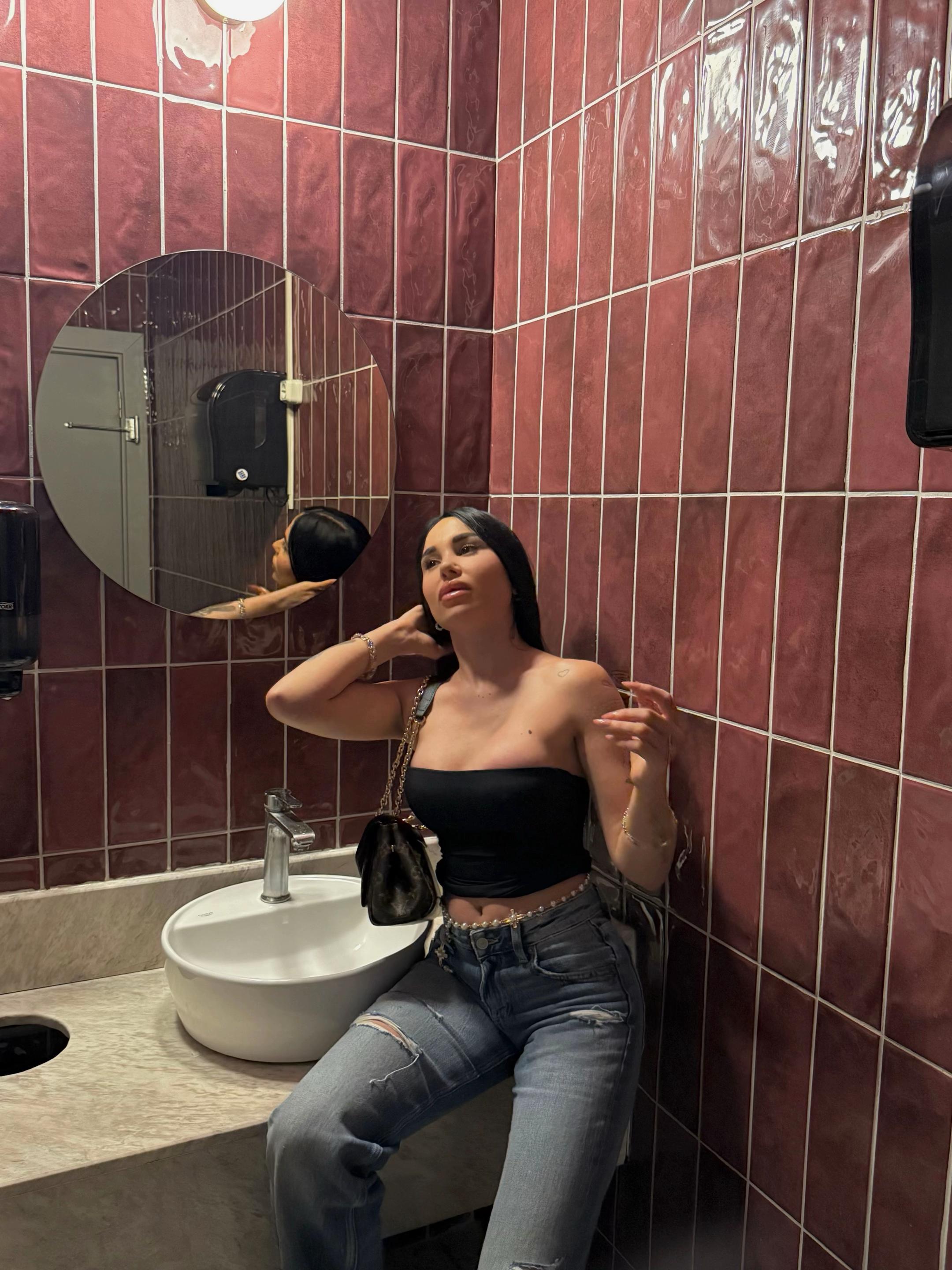 @Neselllaa