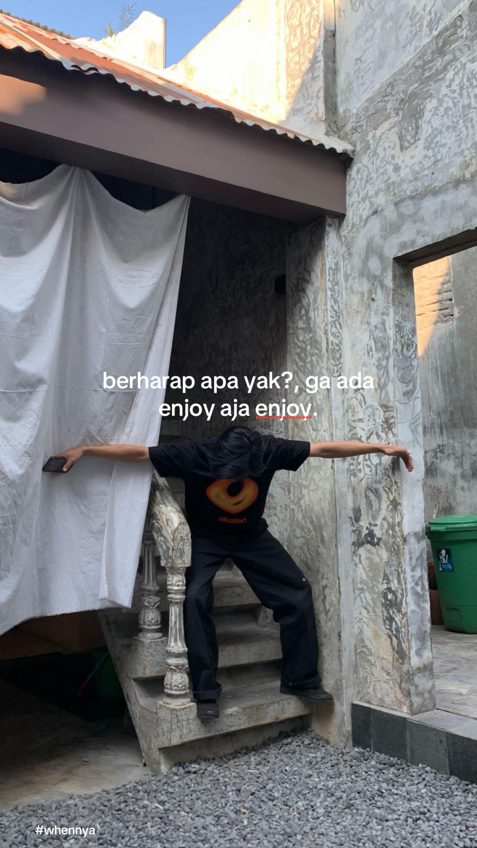 @Izasss.