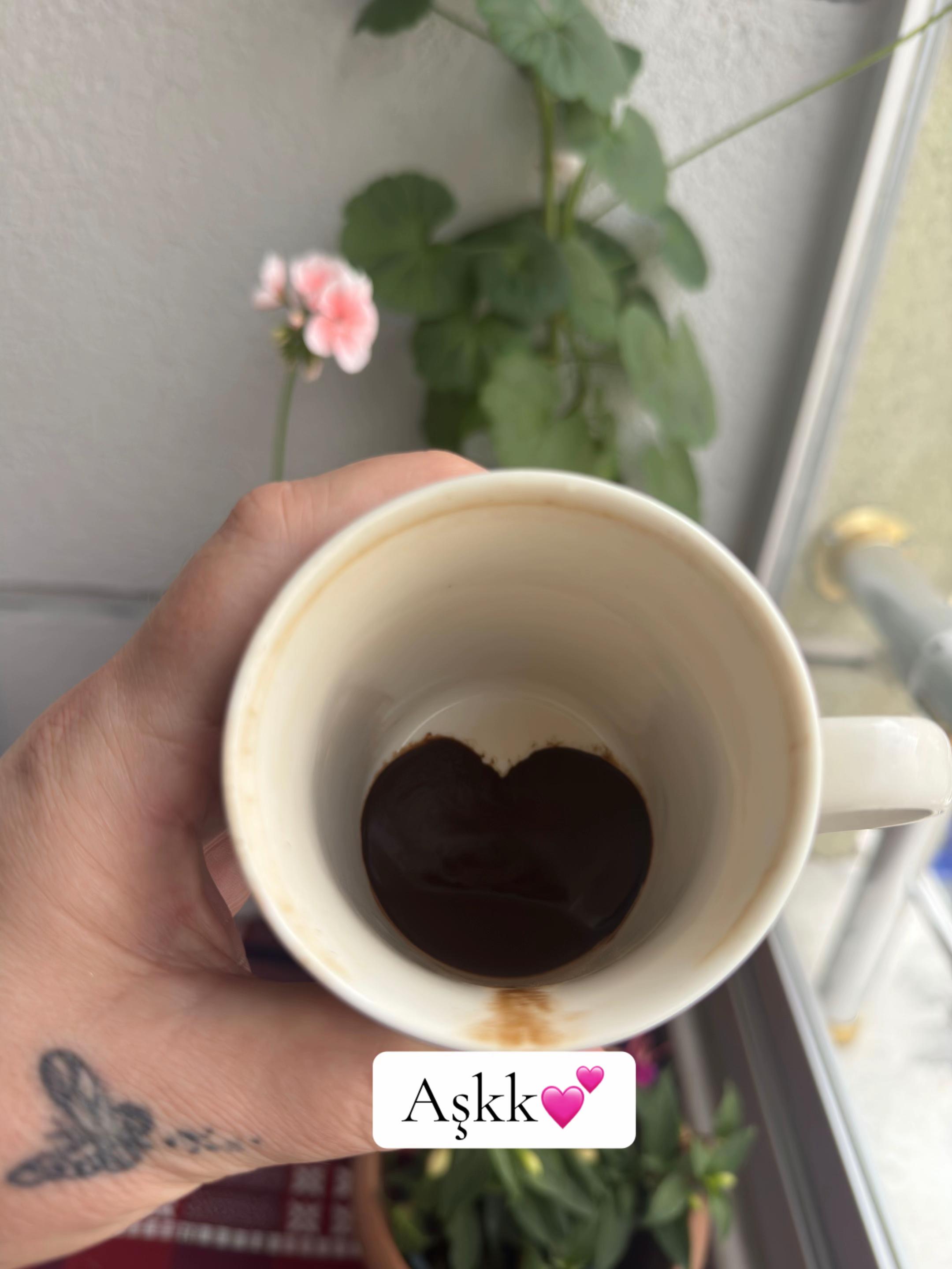 @𝓖𝓾̈𝓵’🤍