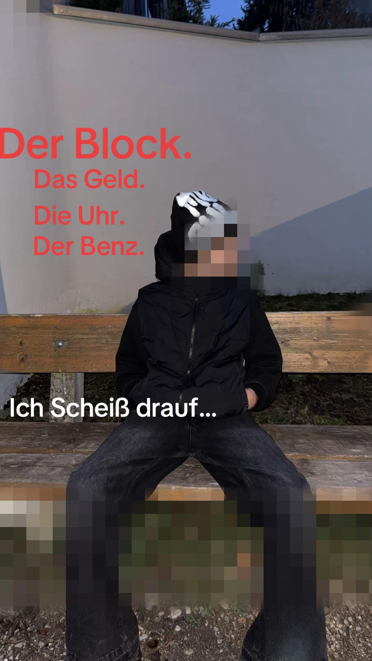 @⃟