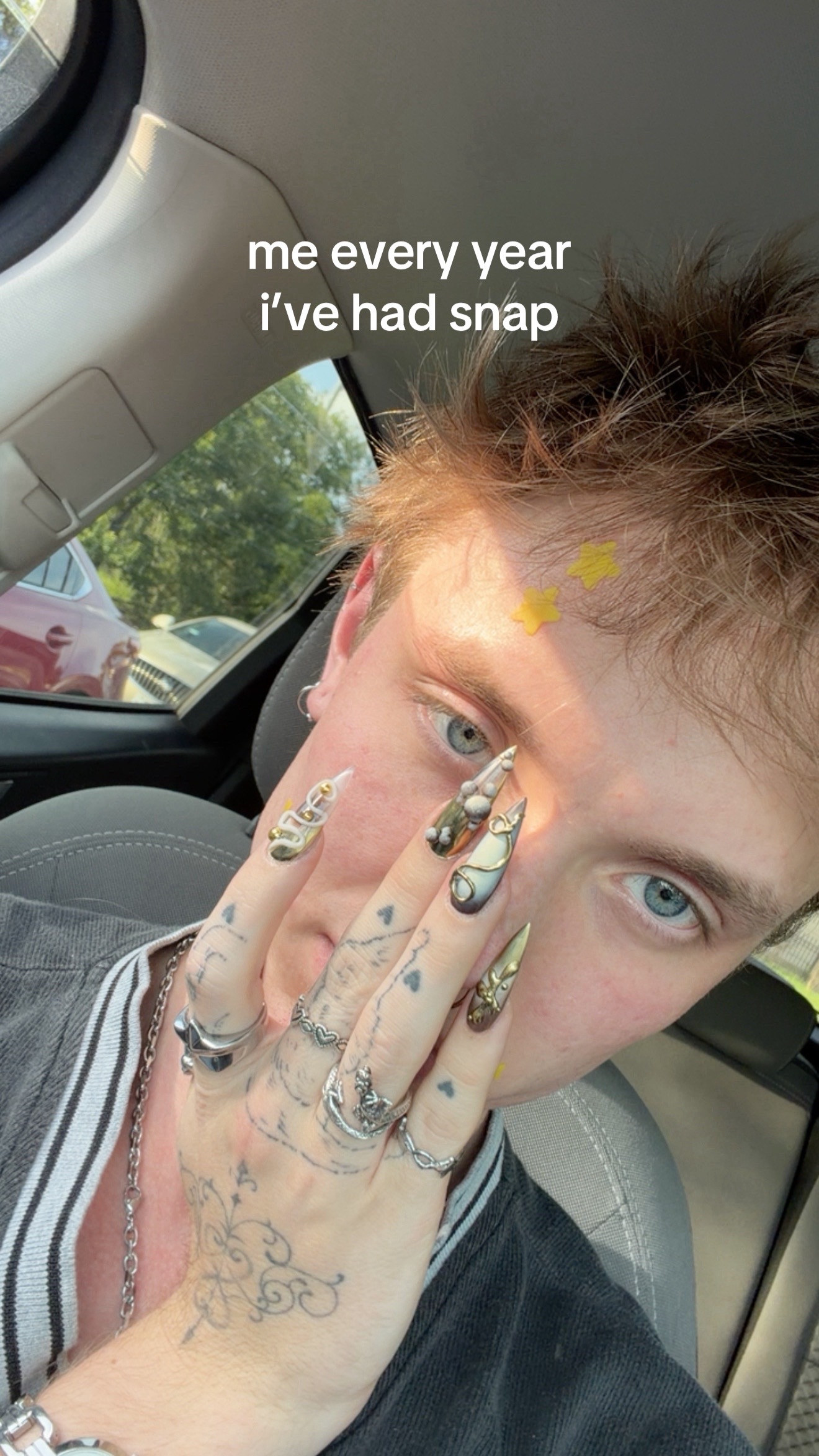 @🫂