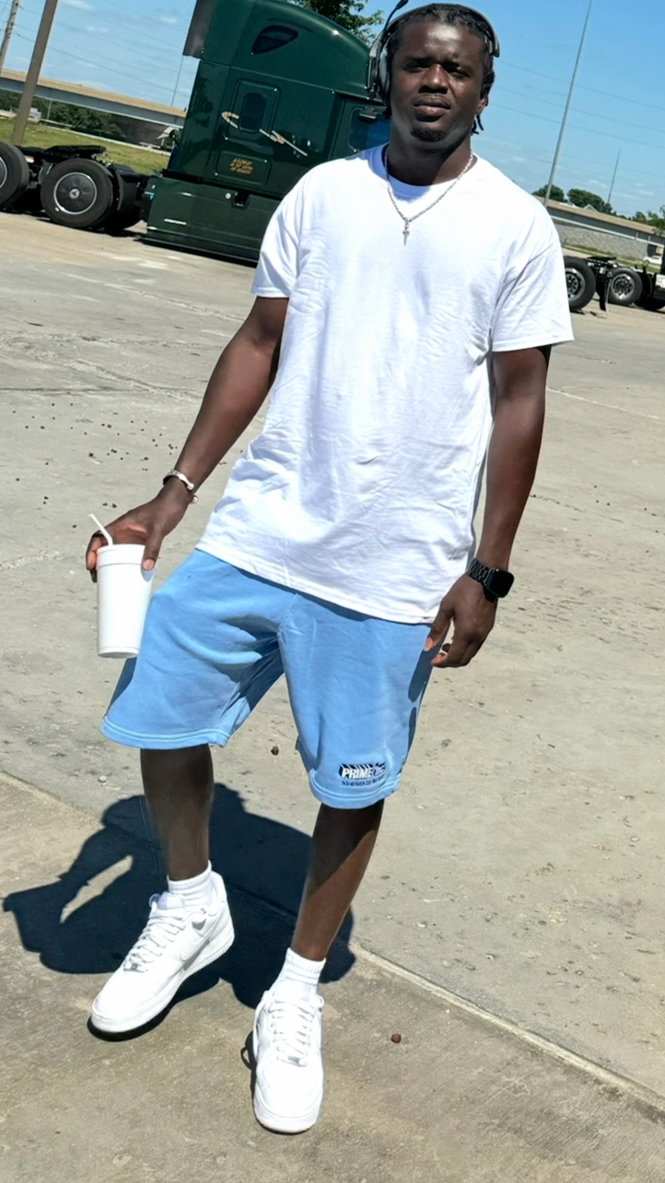 @truckertam 🇬🇲 🇺🇸