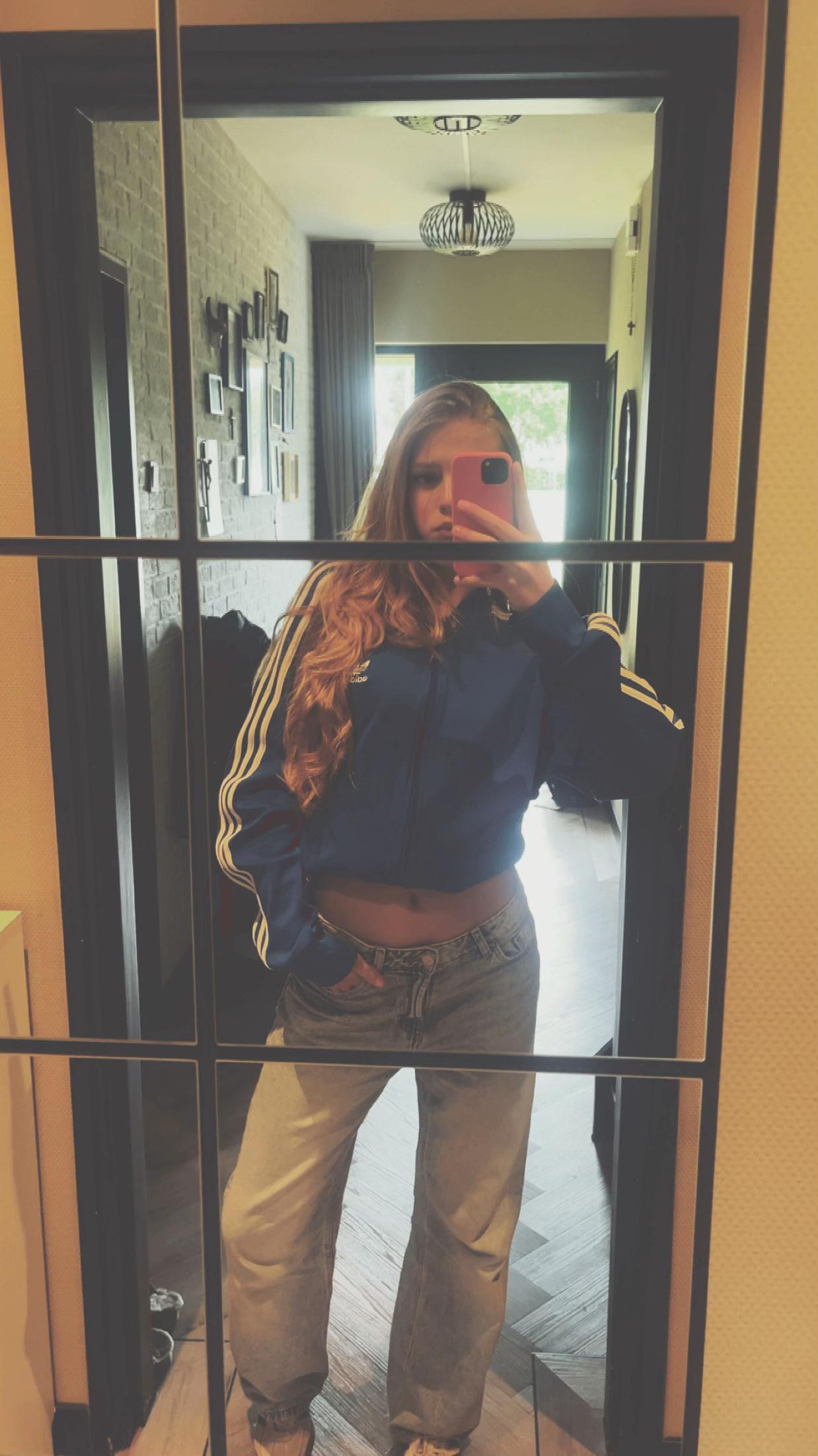 @𝑪.harlie