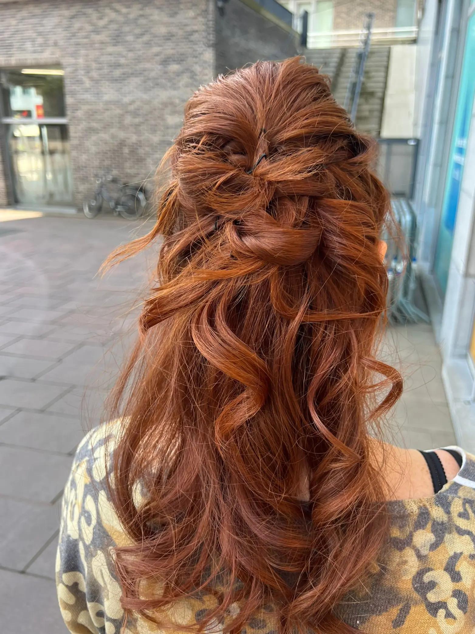 @Ilona.kapsalon.lunique