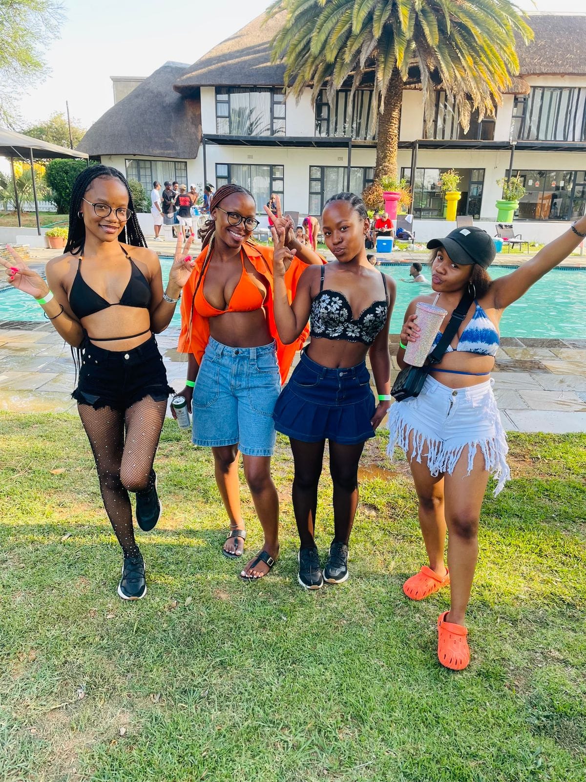 @BIKINI FEST 👙