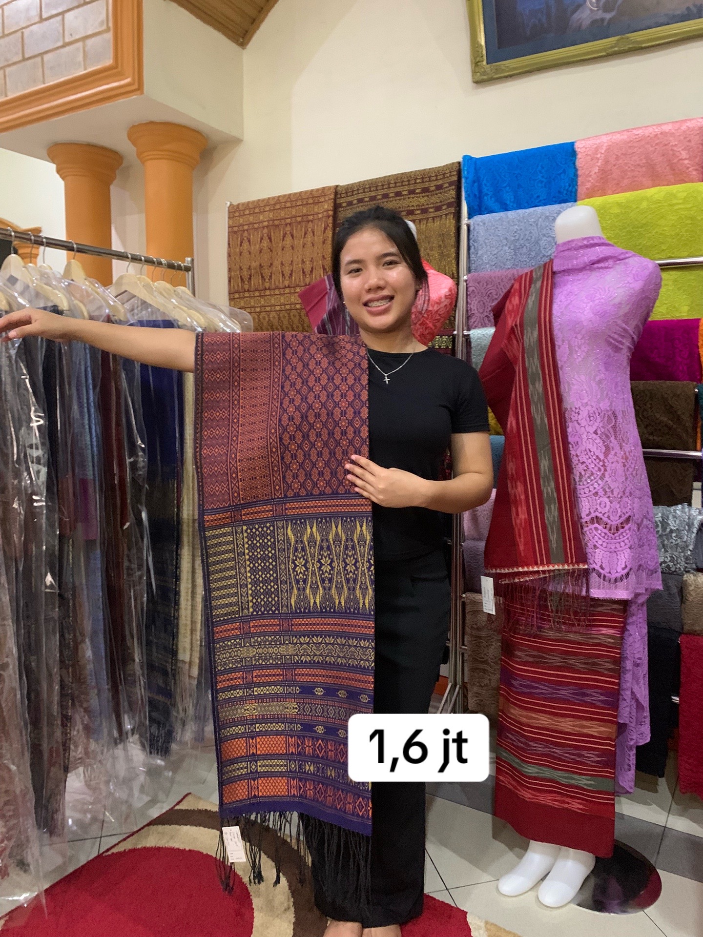 @Yuana Gallery Songket