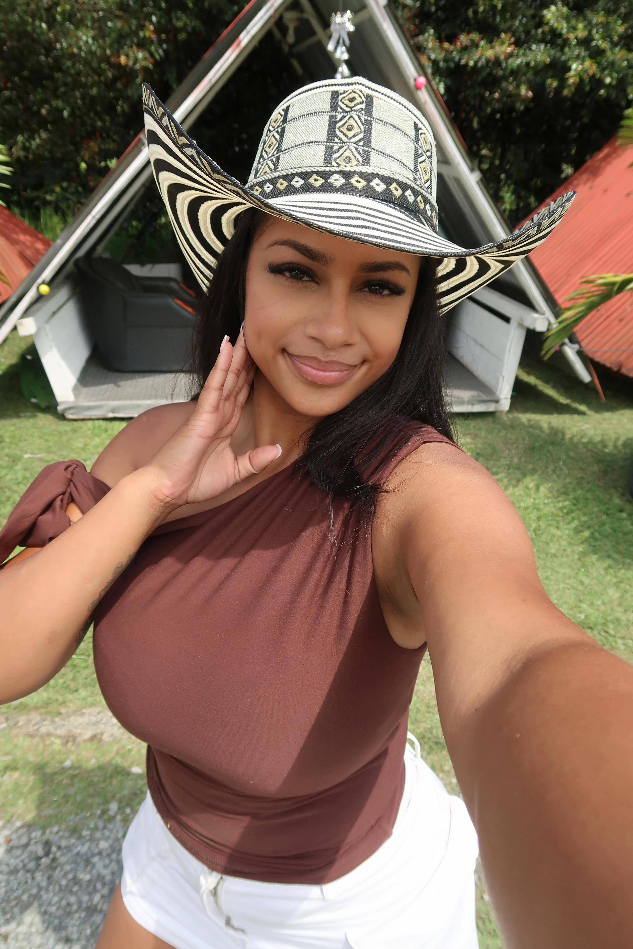 @Lanegra_