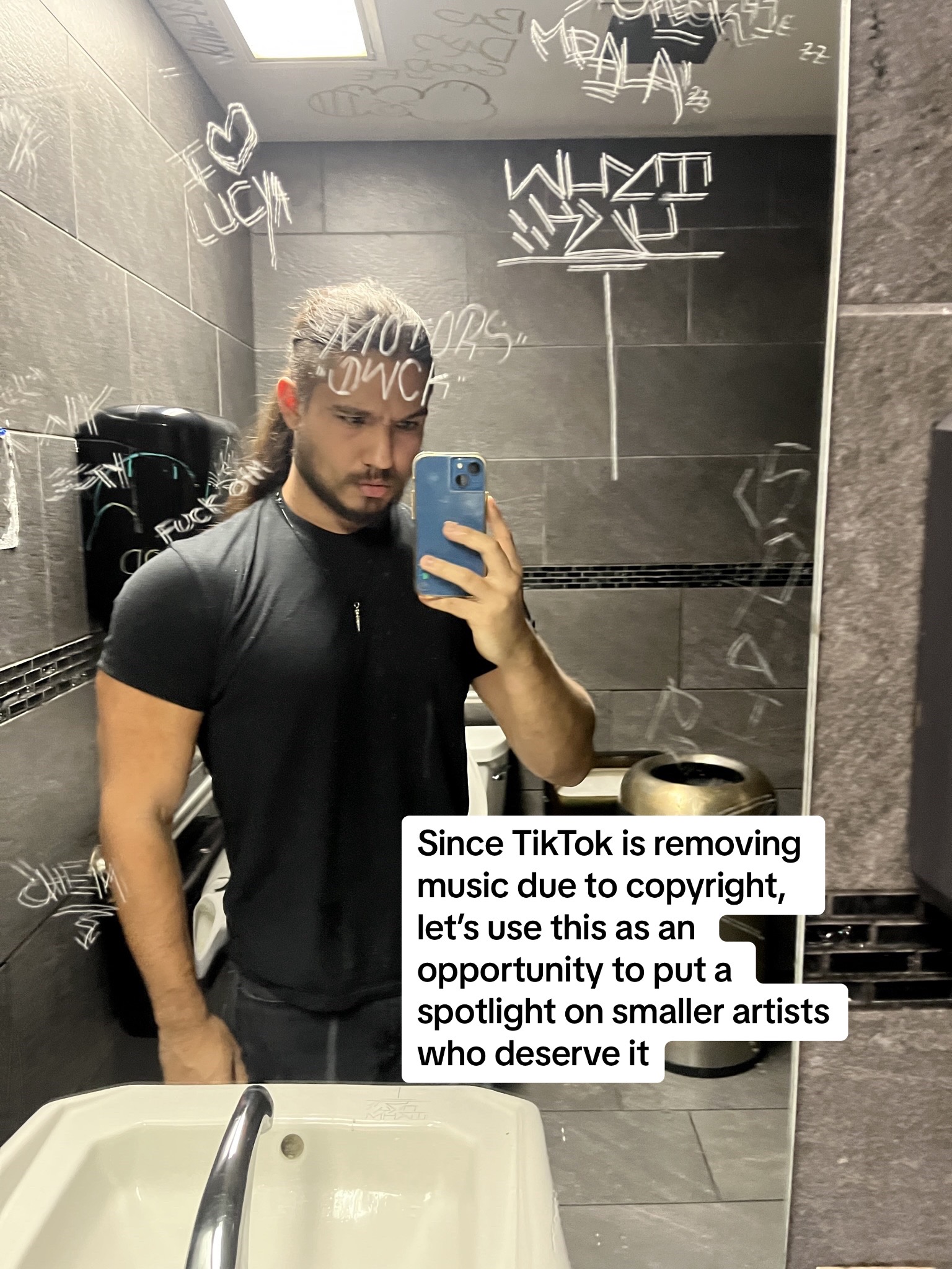 @Zach Ariston