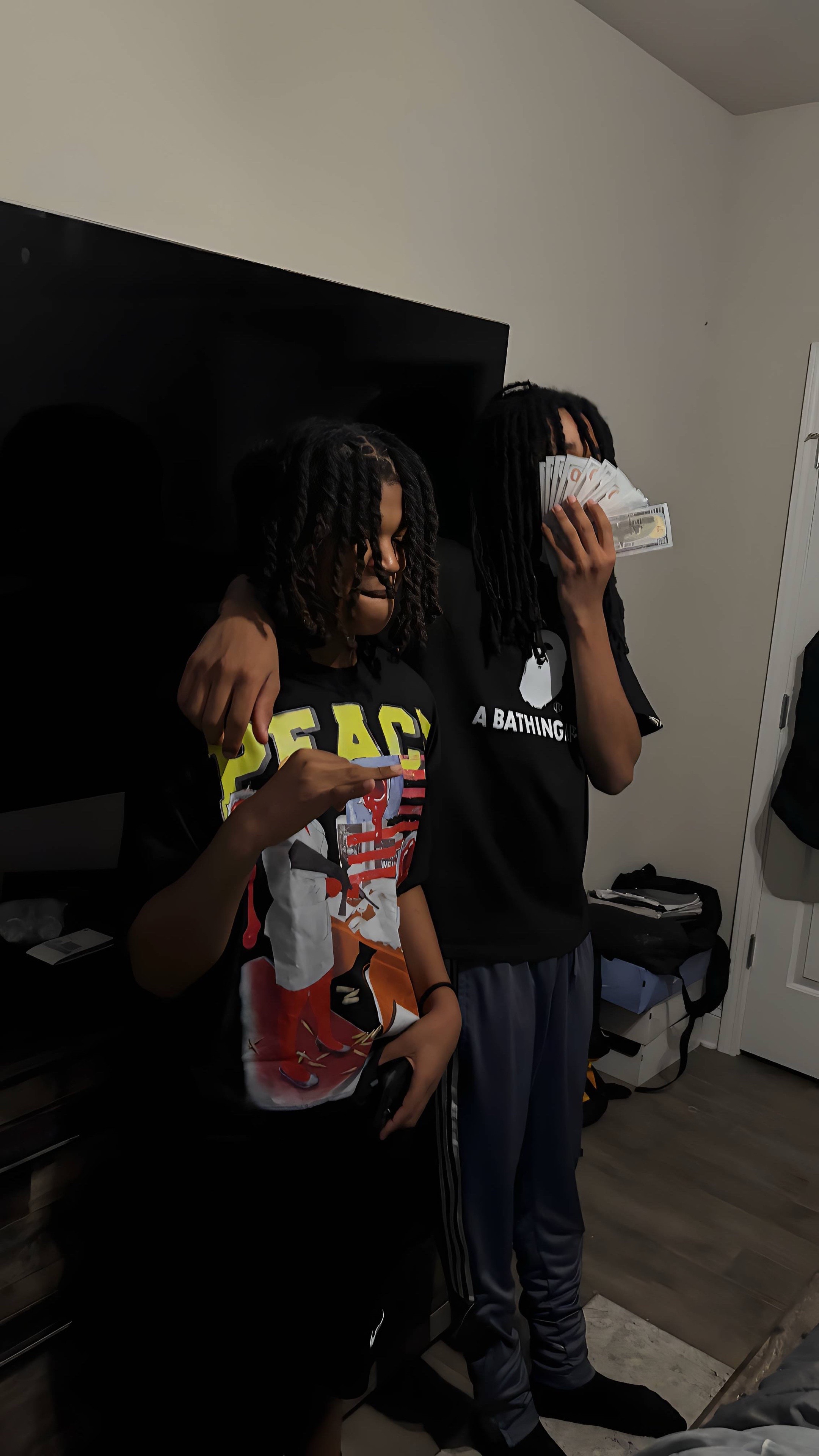 @⃟