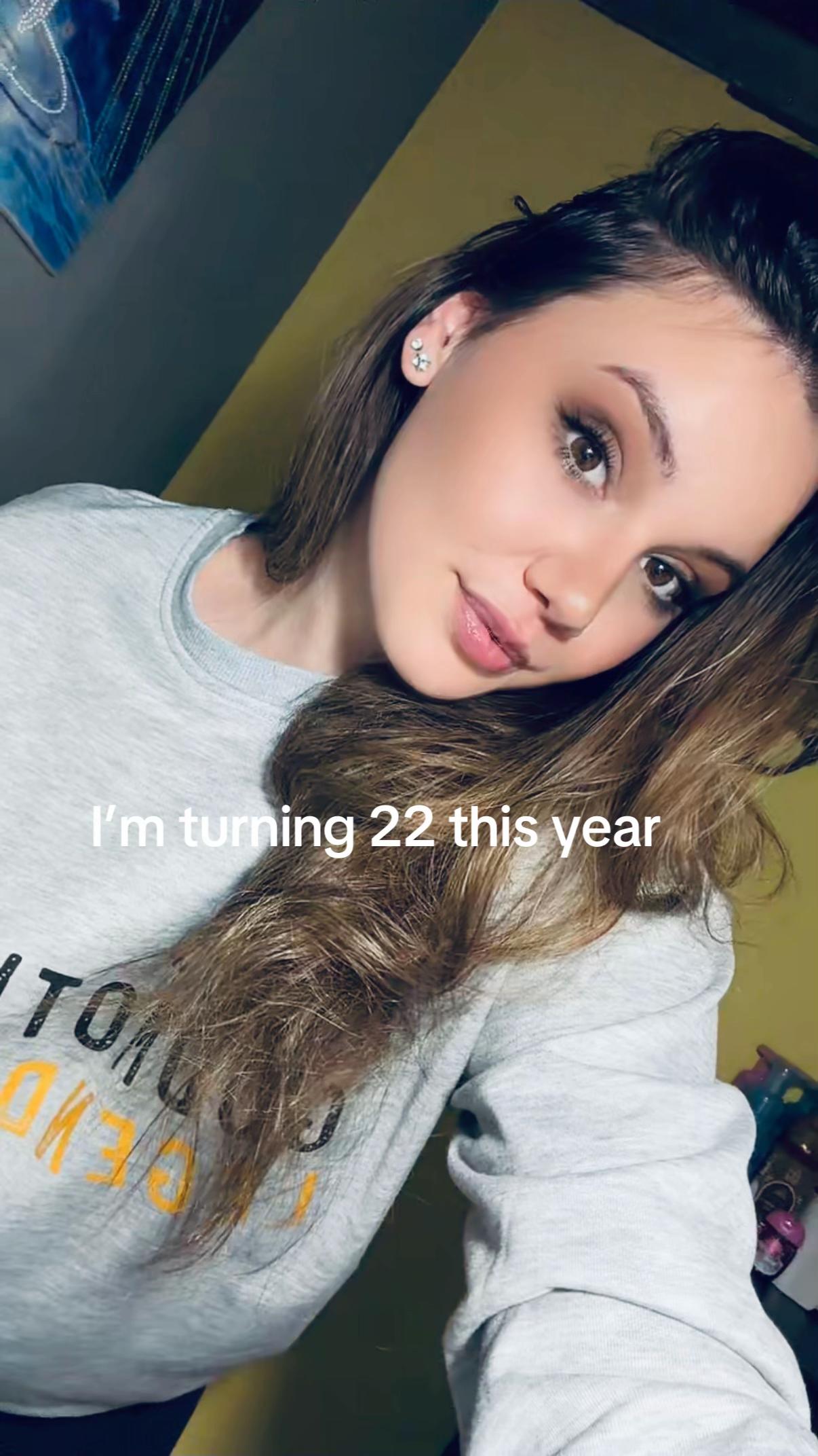 @carlydrew