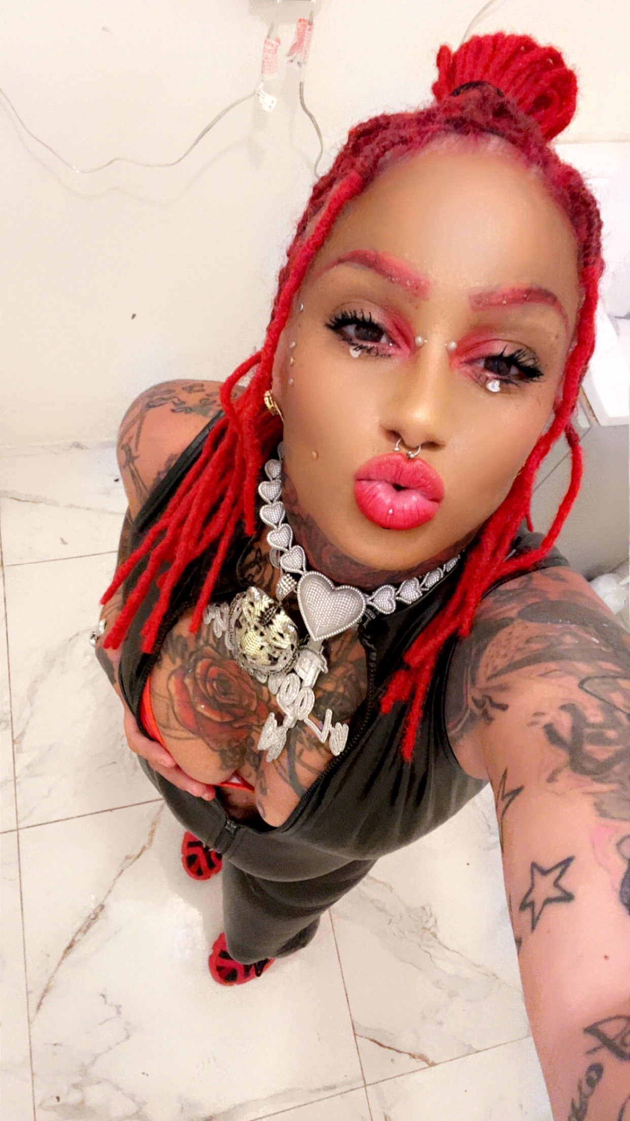 @BloodyRose_brooklyn_bitch