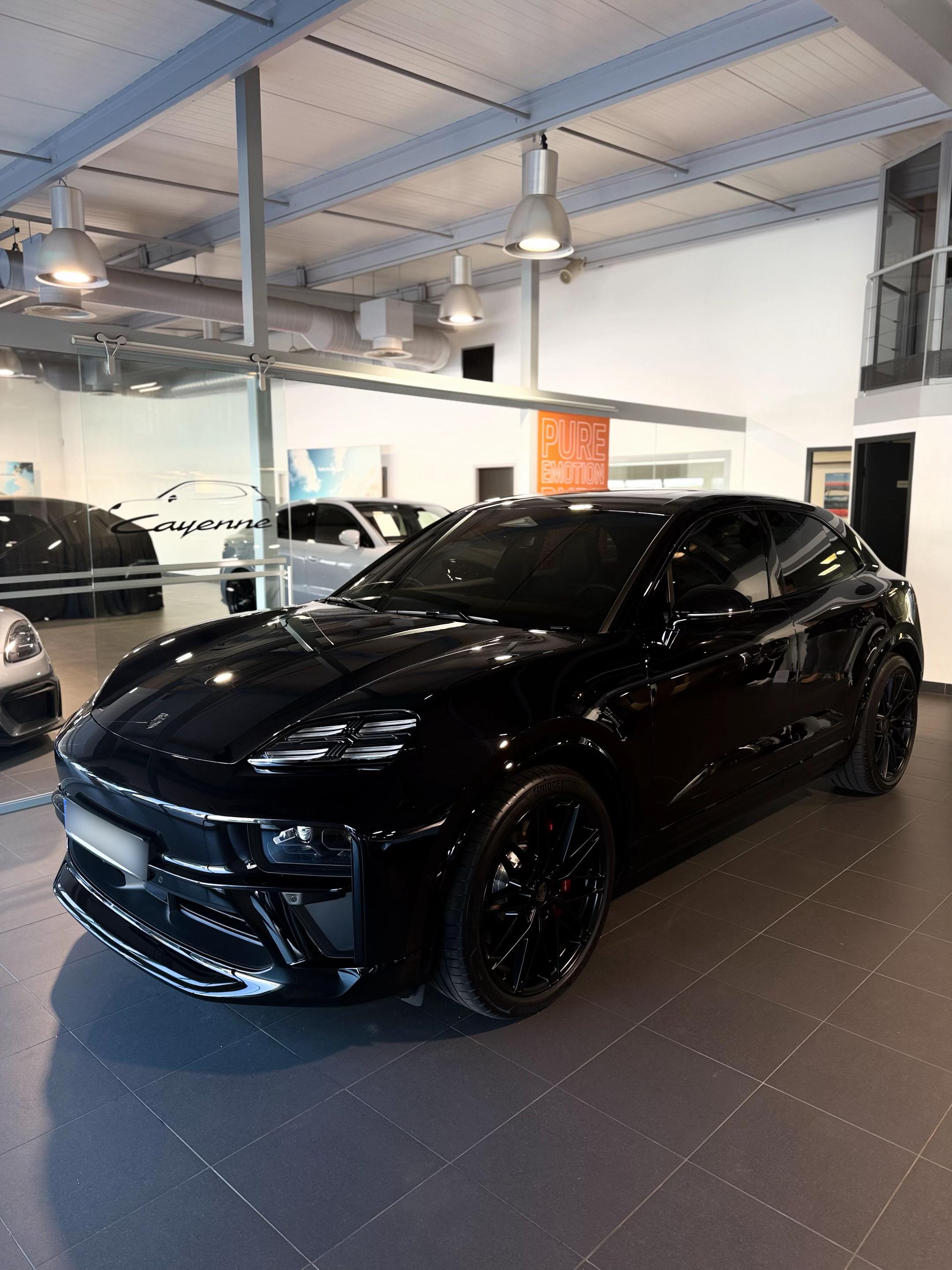 @Centre Porsche Bastia
