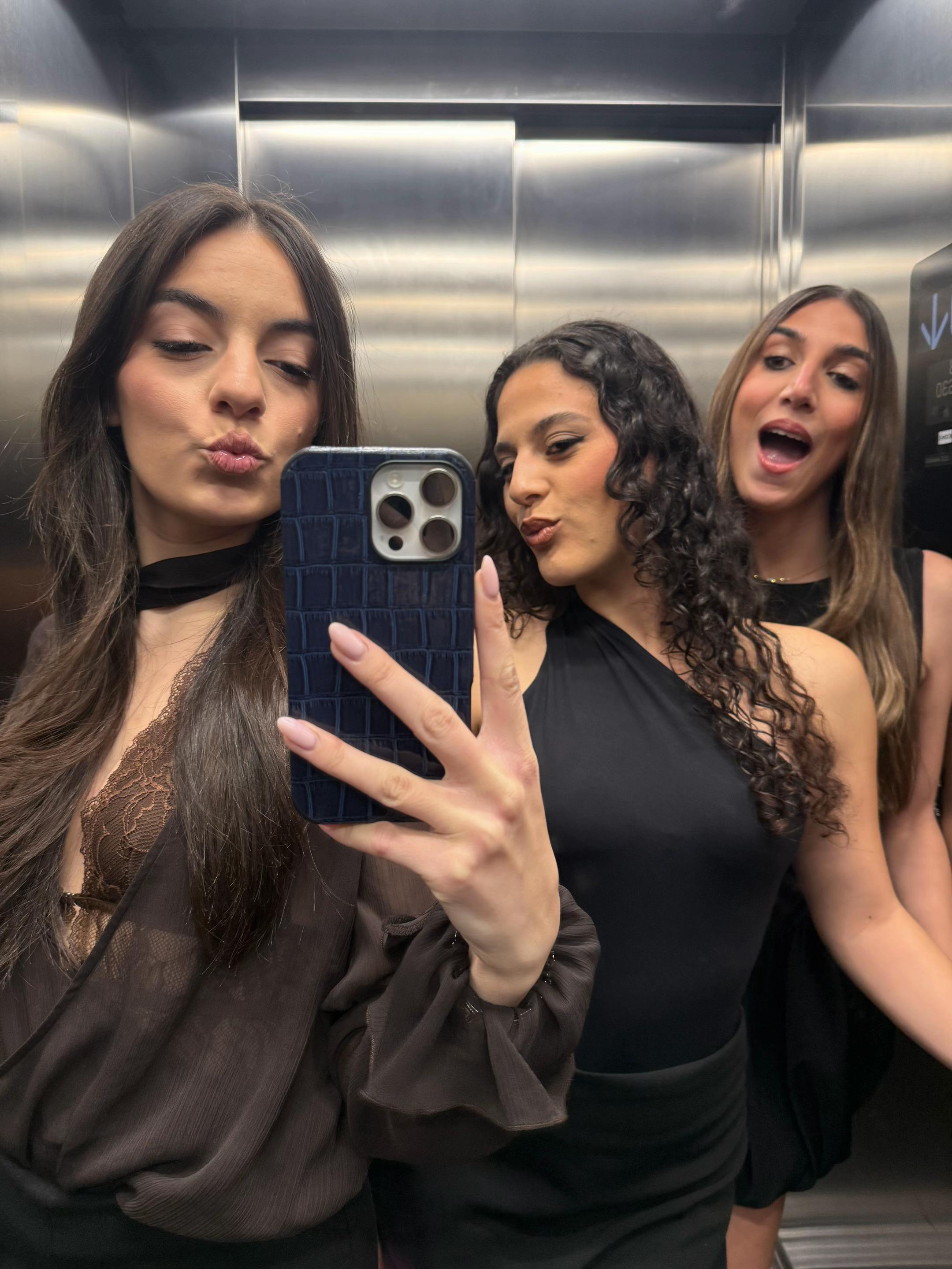 @elenamichael_