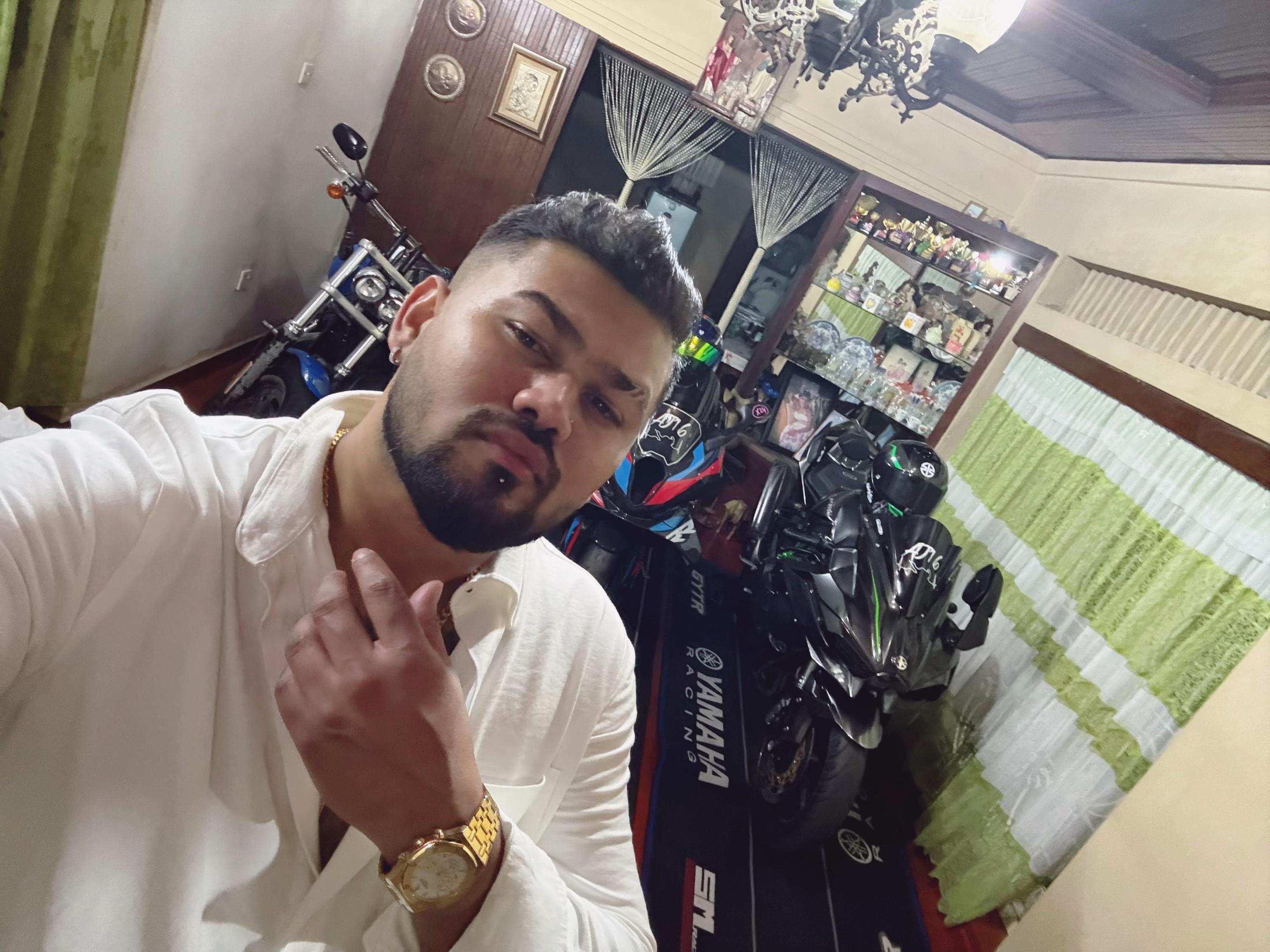 @Aman Jayasuriya AJ16