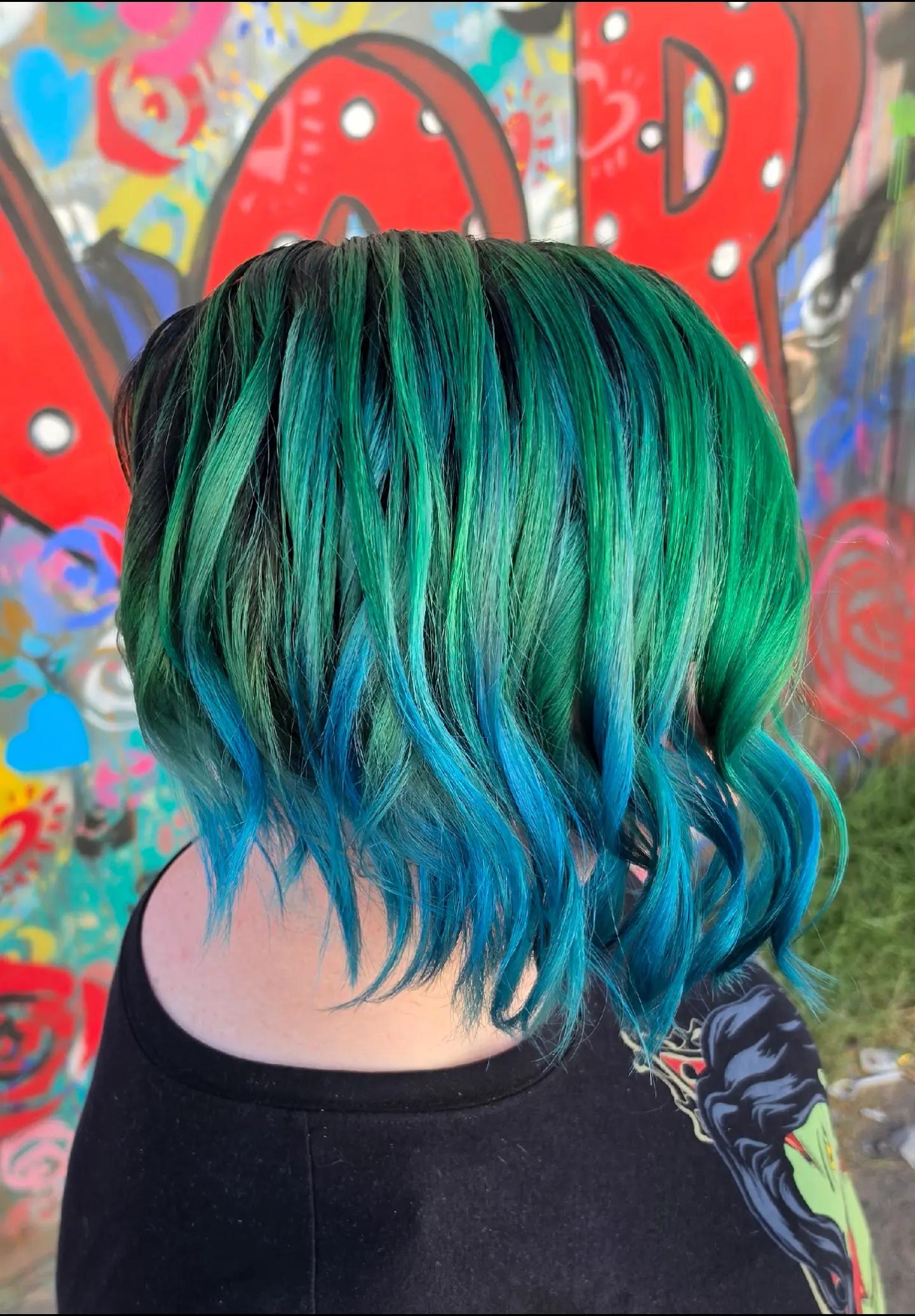 @Sinister salon
