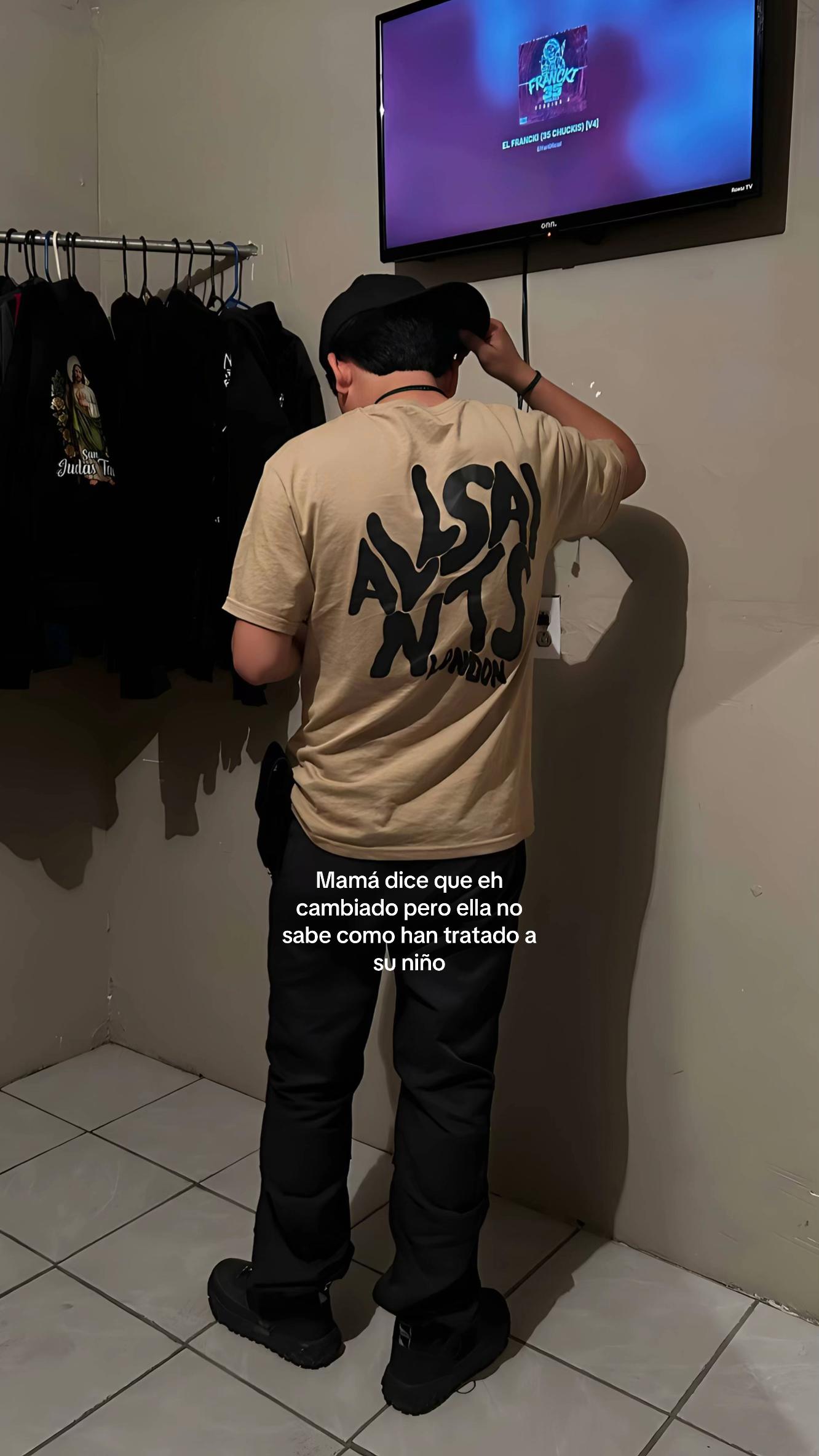 @⃟