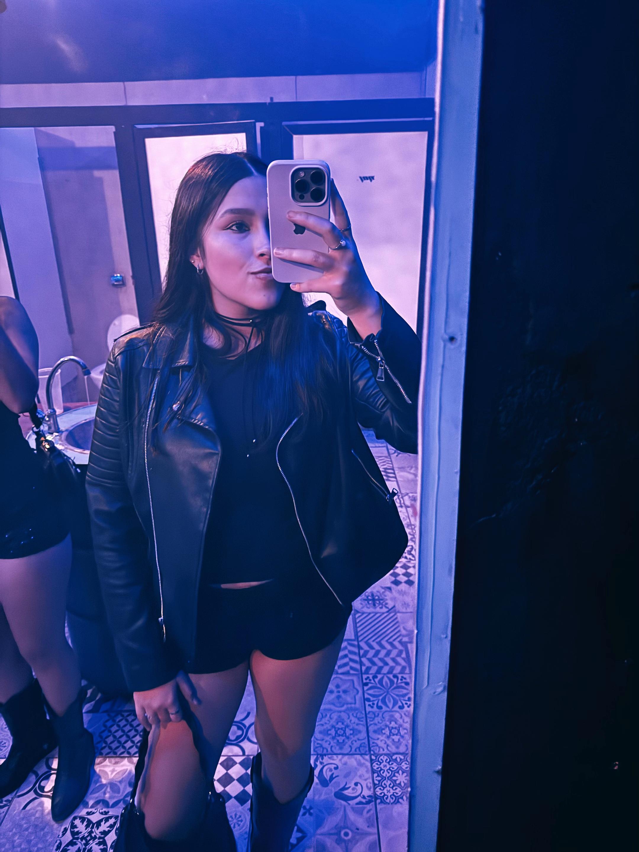 @Emii ✨