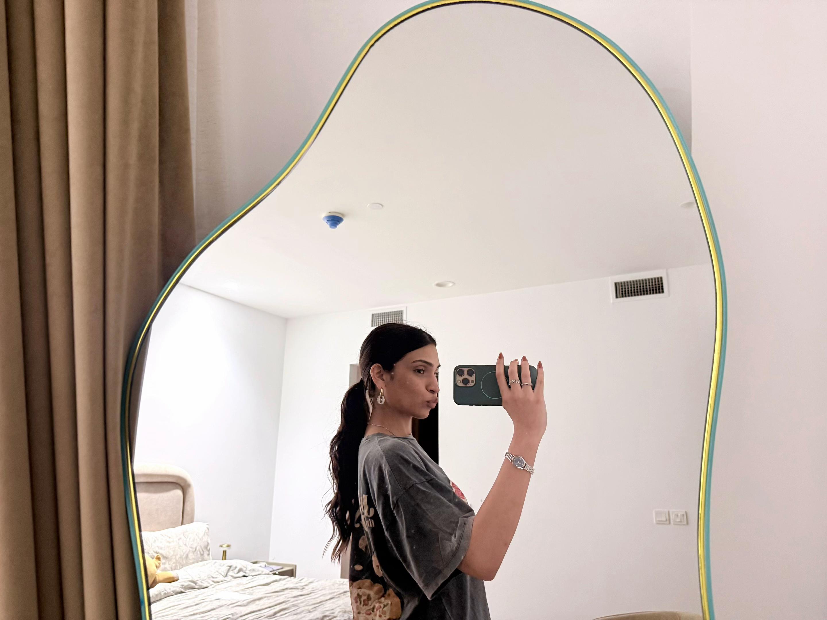 @alizehzarah