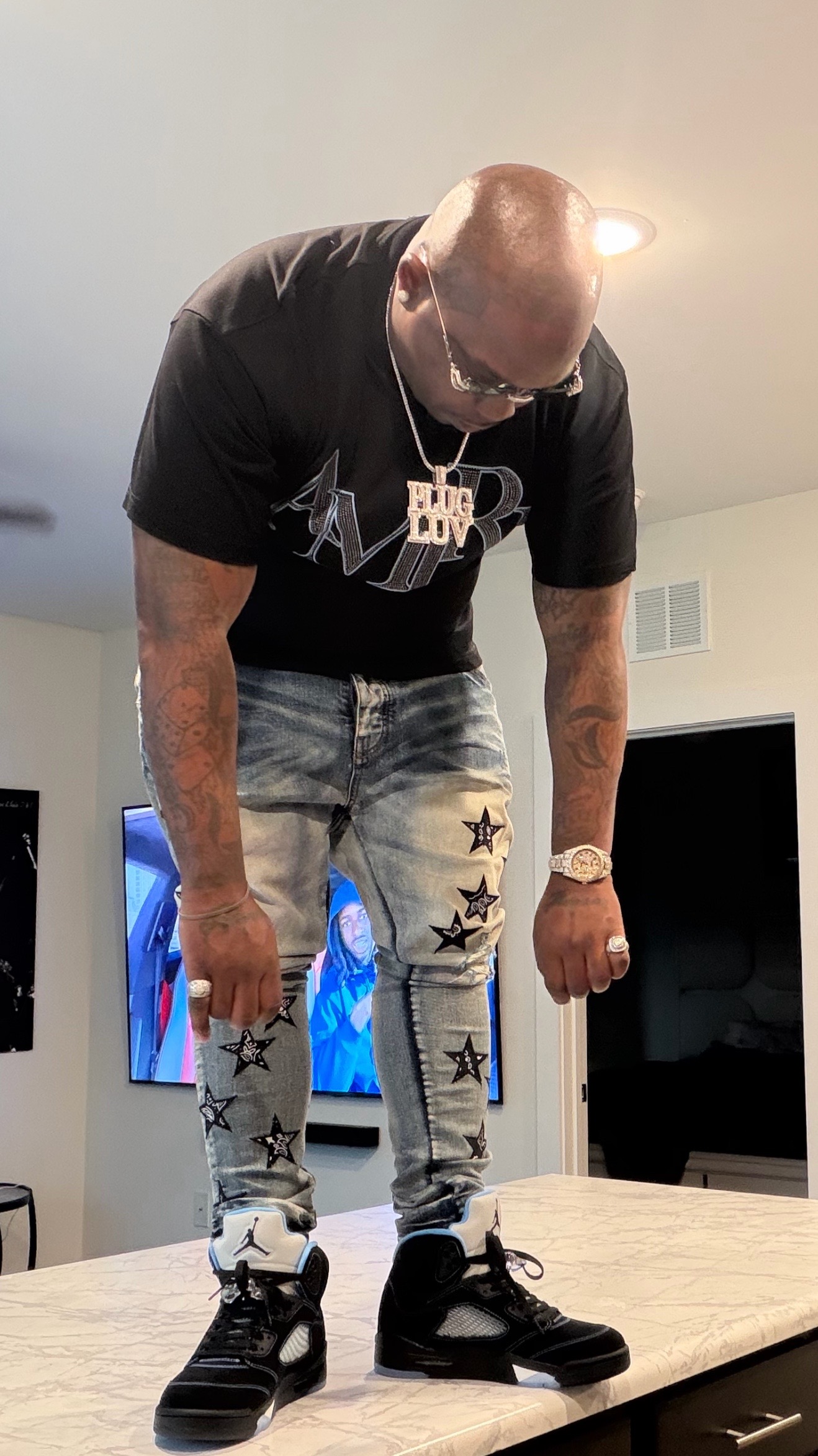 @PLUG LUV