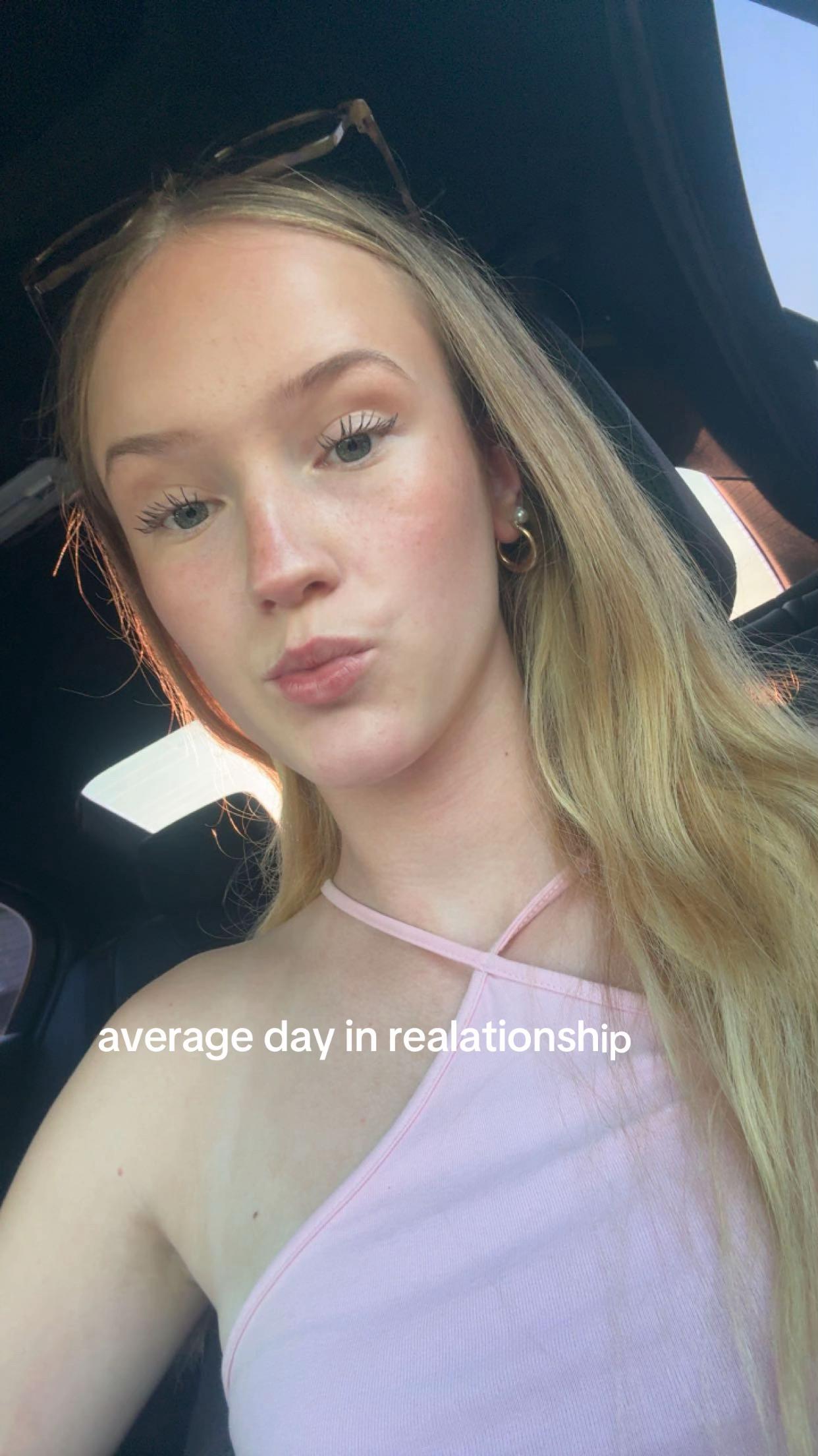 @𝐌𝐨𝐧𝐚