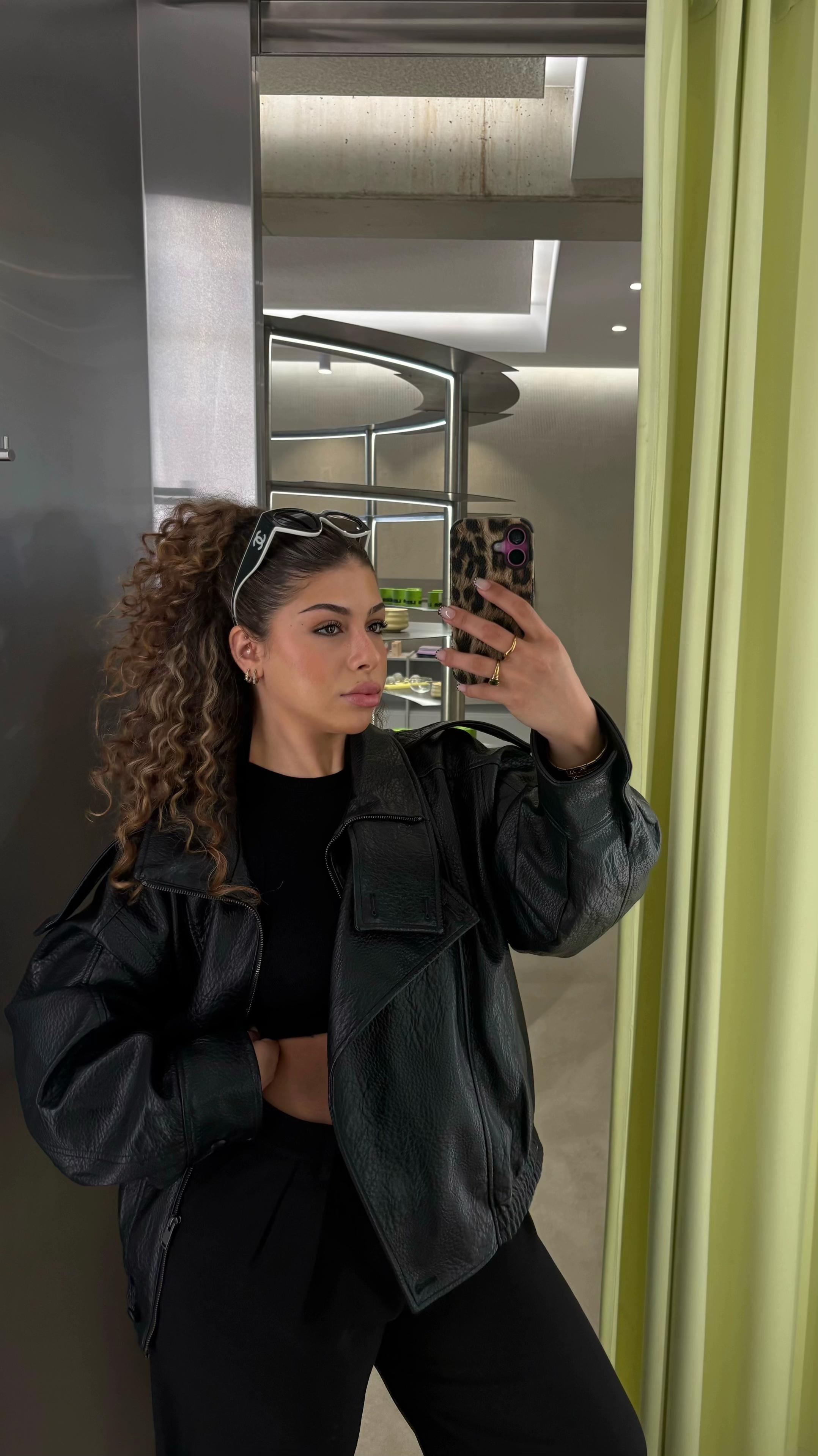 @ZAHRA SORAYA G