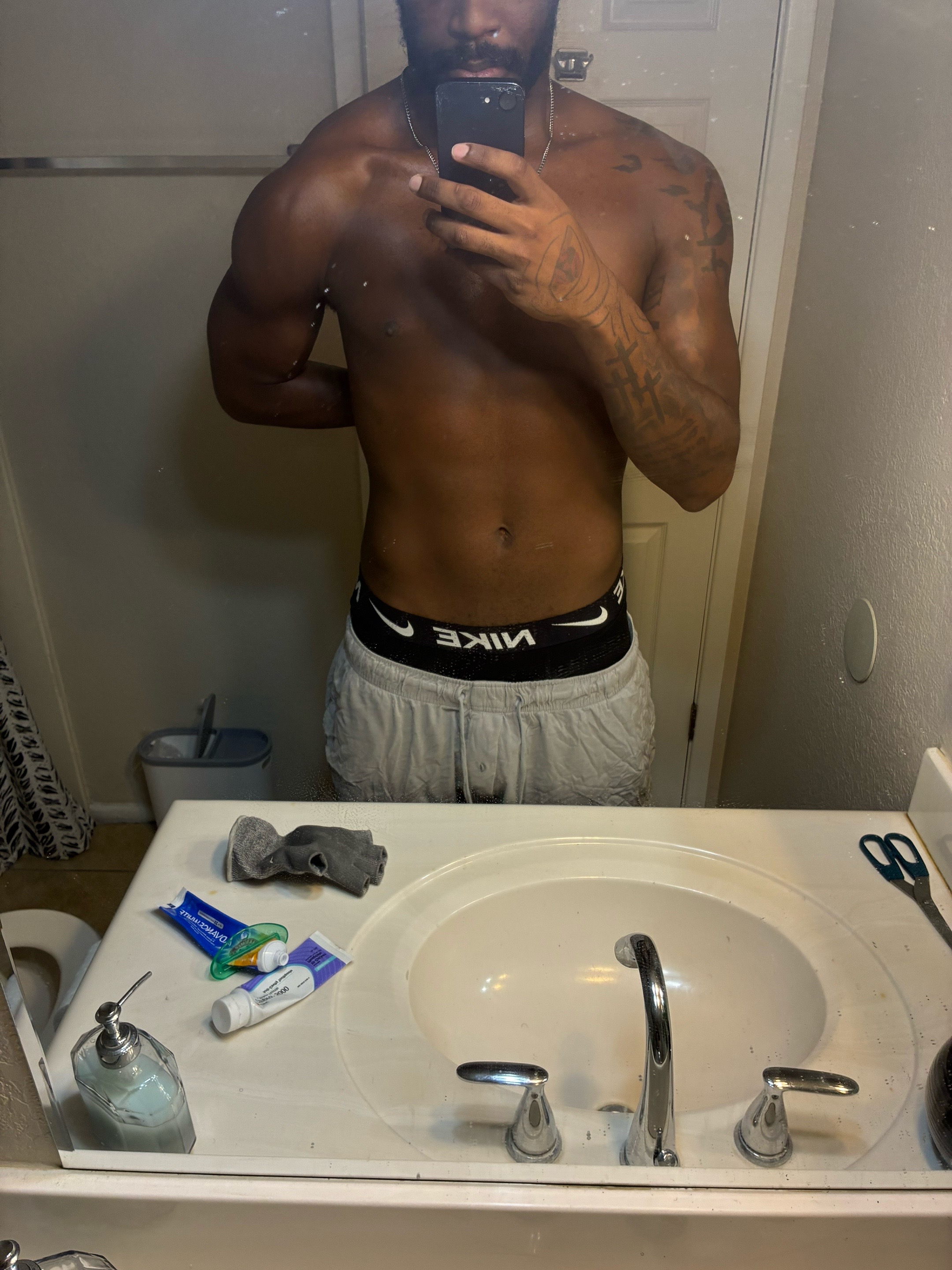 @YEKR7🧎🏿➡️