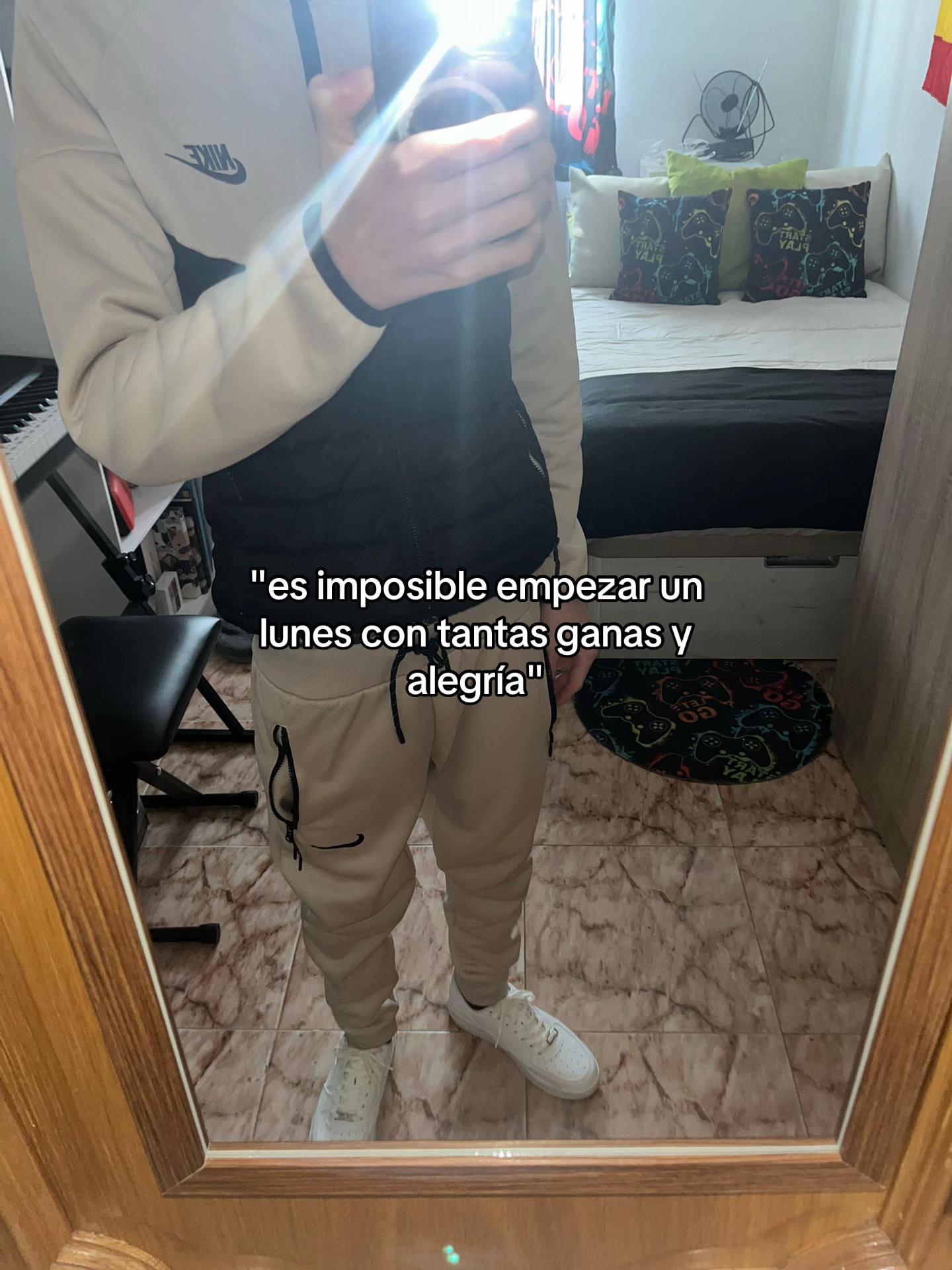 @𝐀𝐥𝐞𝐣𝐚𝐧𝐝𝐫𝐨 