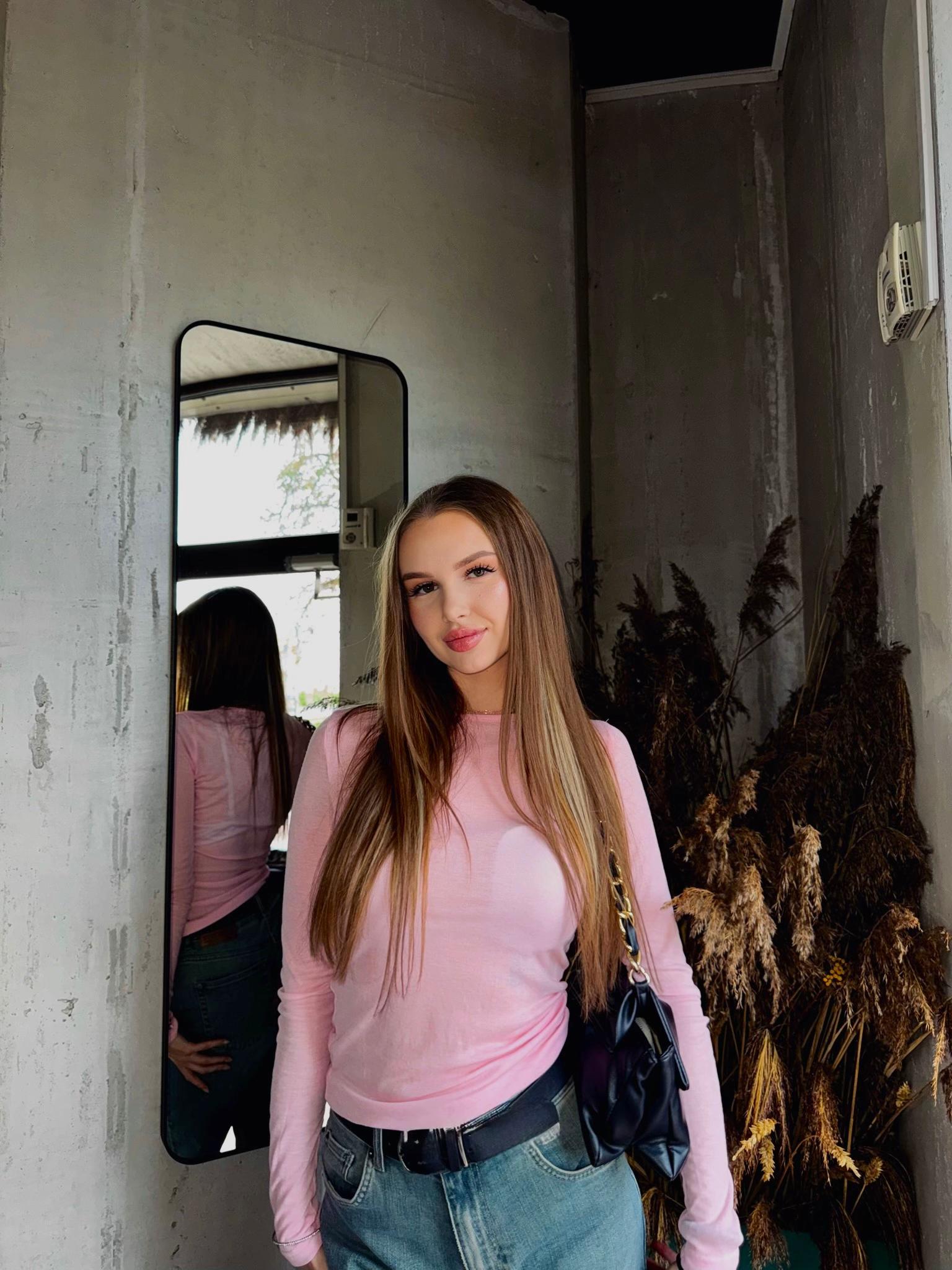@юля